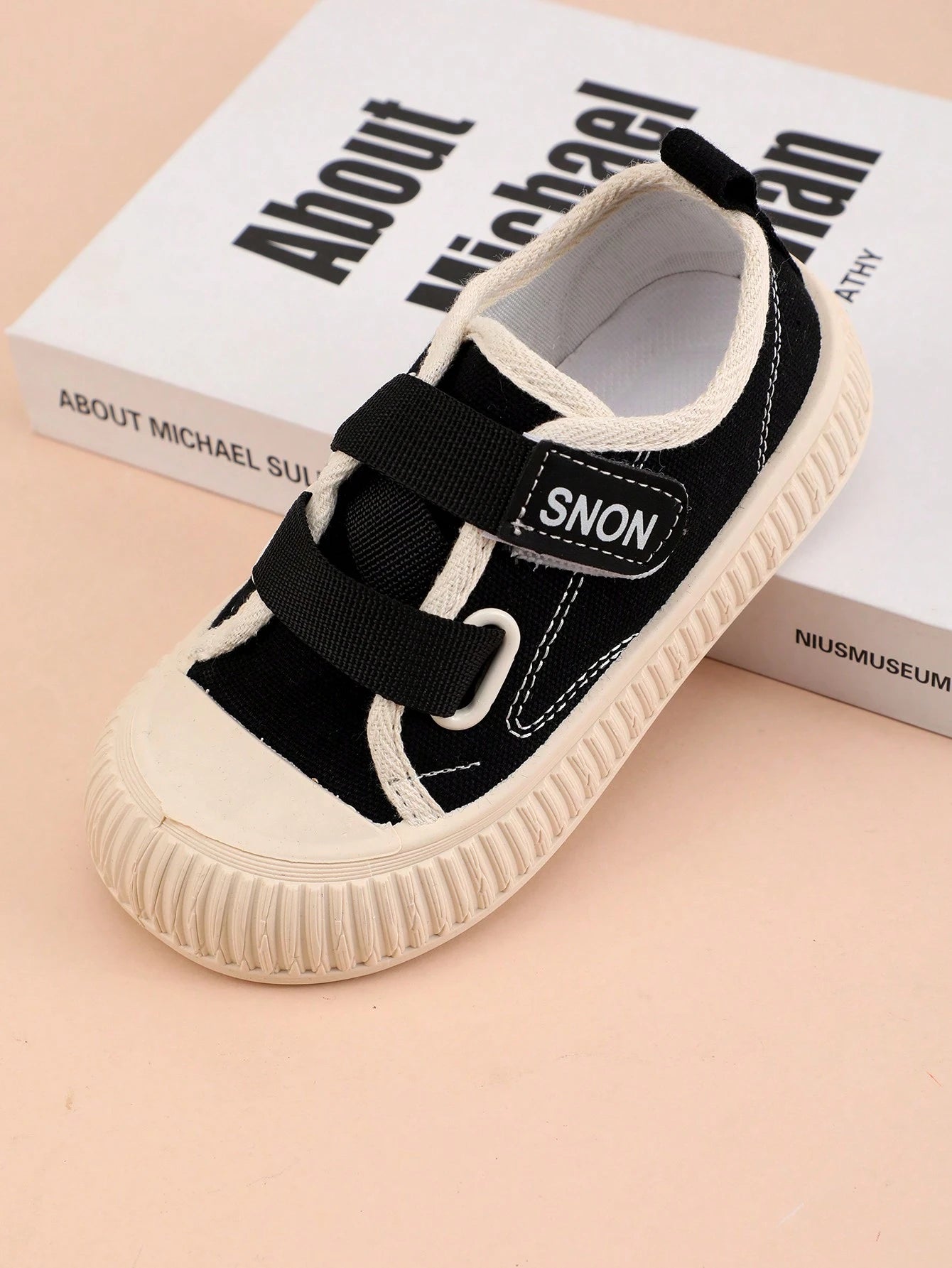 Fashionable Unisex Lightweight Rubber Sole Running Shoes