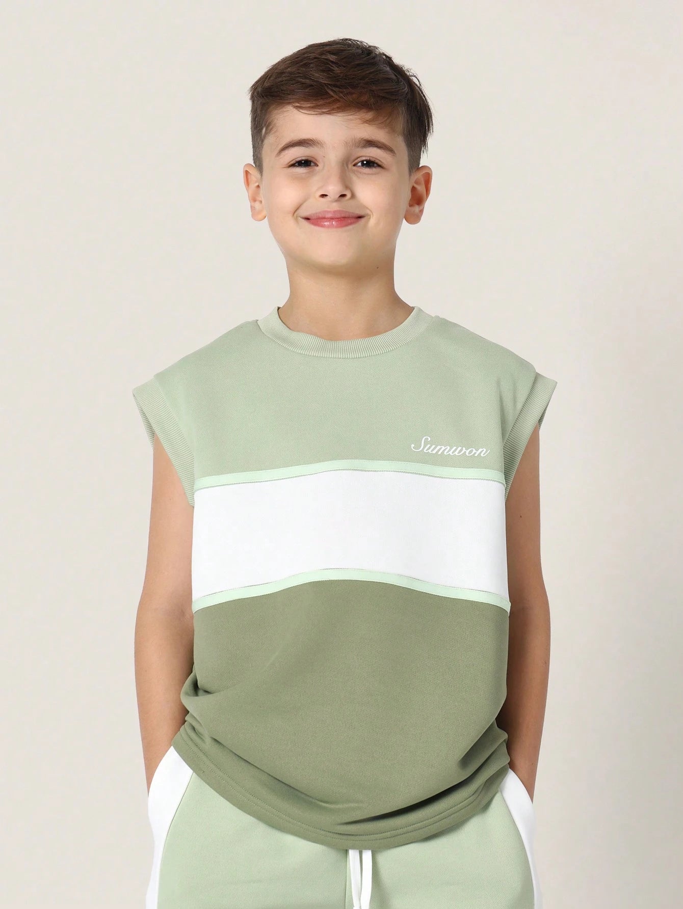 Stylish Lucky Charm Athletic Sleeveless Tank Top And Shorts Set