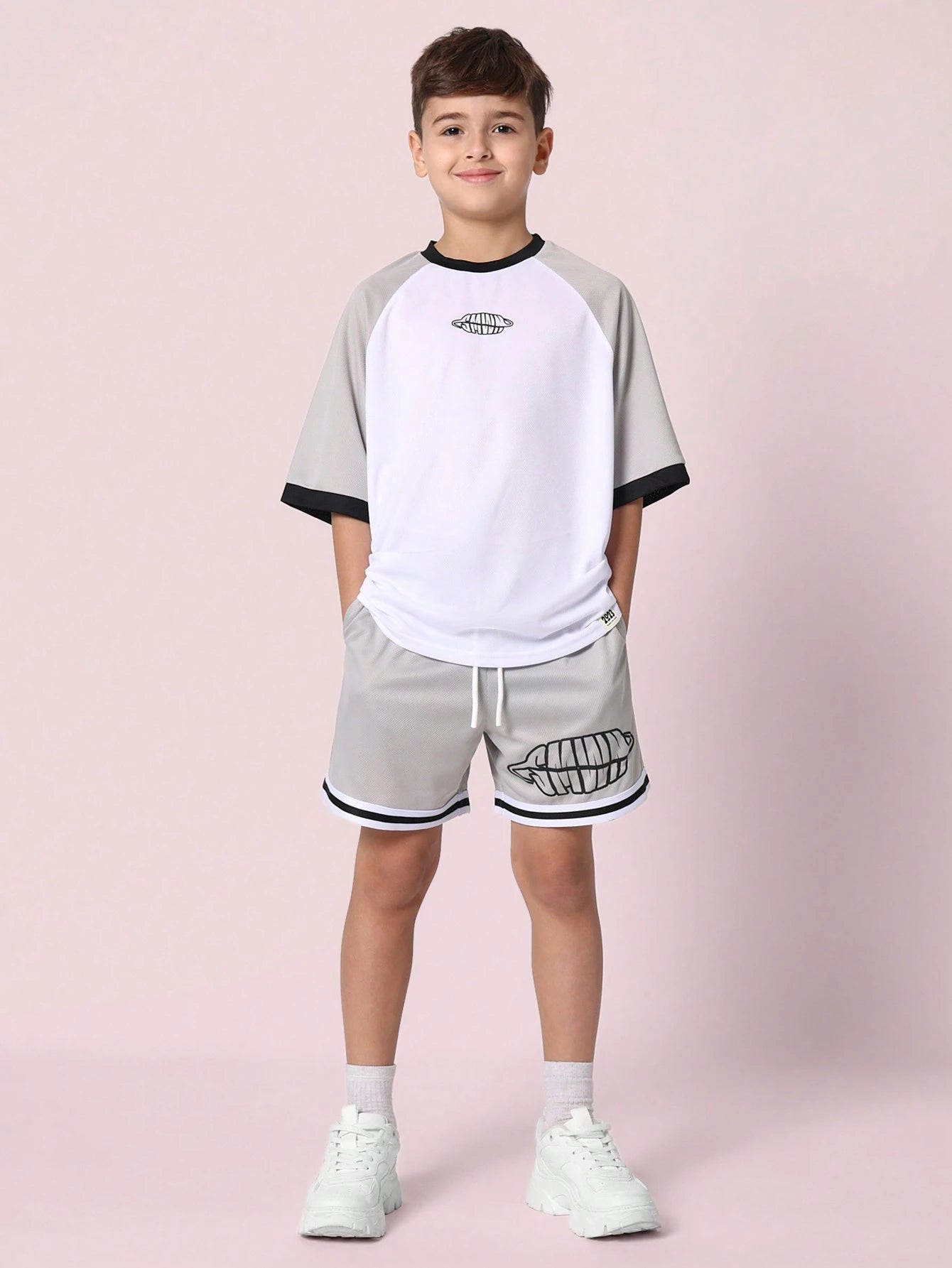Tween Boys Comfy Oversized Fit Raglan Contrast Short Sleeve Tee And Short Grey