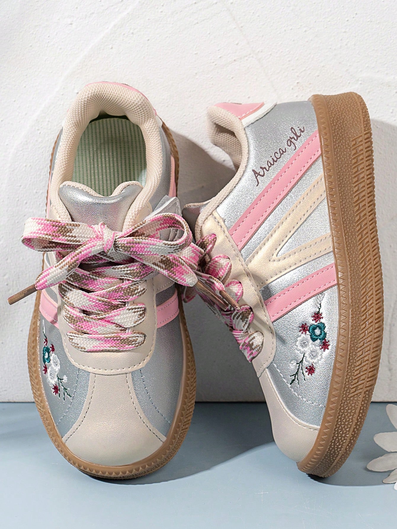 1 Pair Of Kids Casual Sneakers Pink 2