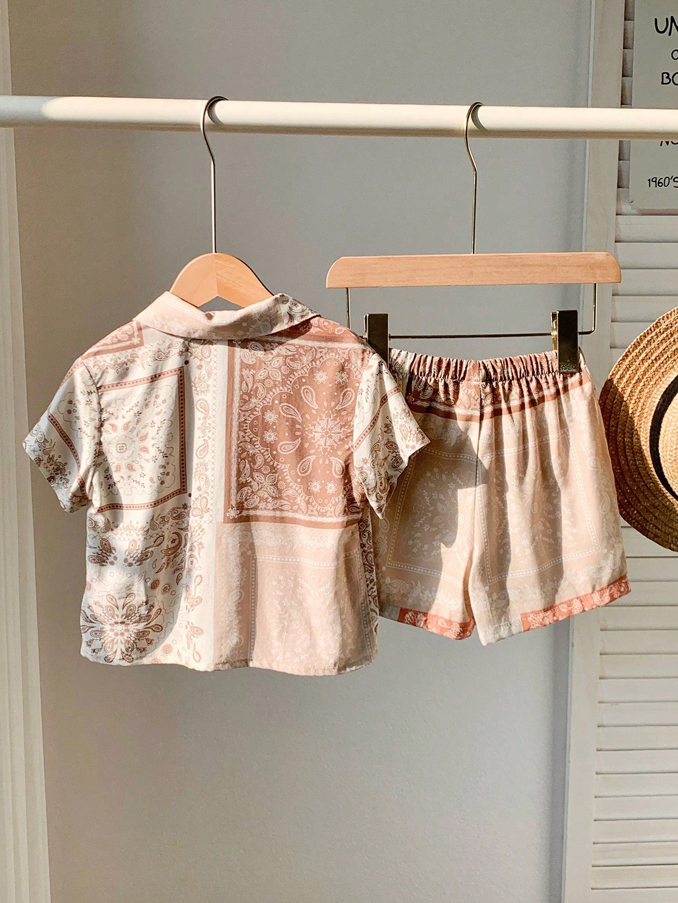 Casual Retro Pattern Short Sleeve Shirt Top And Elastic Waist Shorts