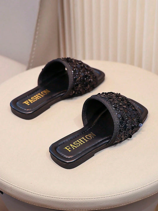 New Style Of Girls' Sandals With Sequin Edging Design