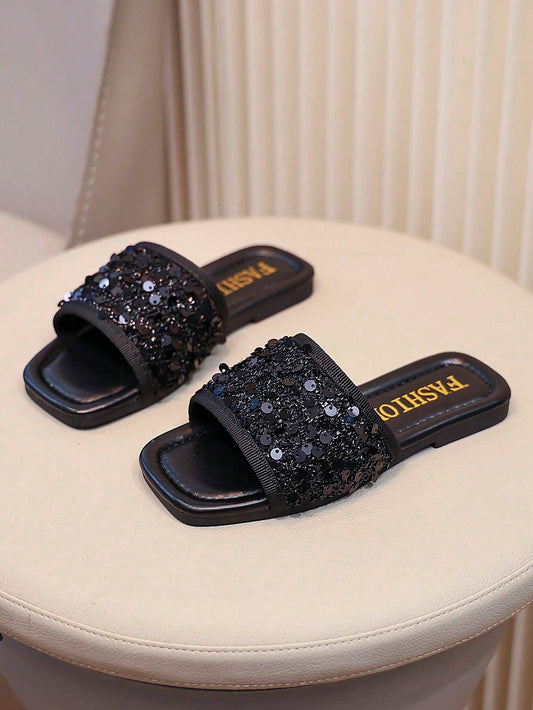 New Style Of Girls' Sandals With Sequin Edging Design