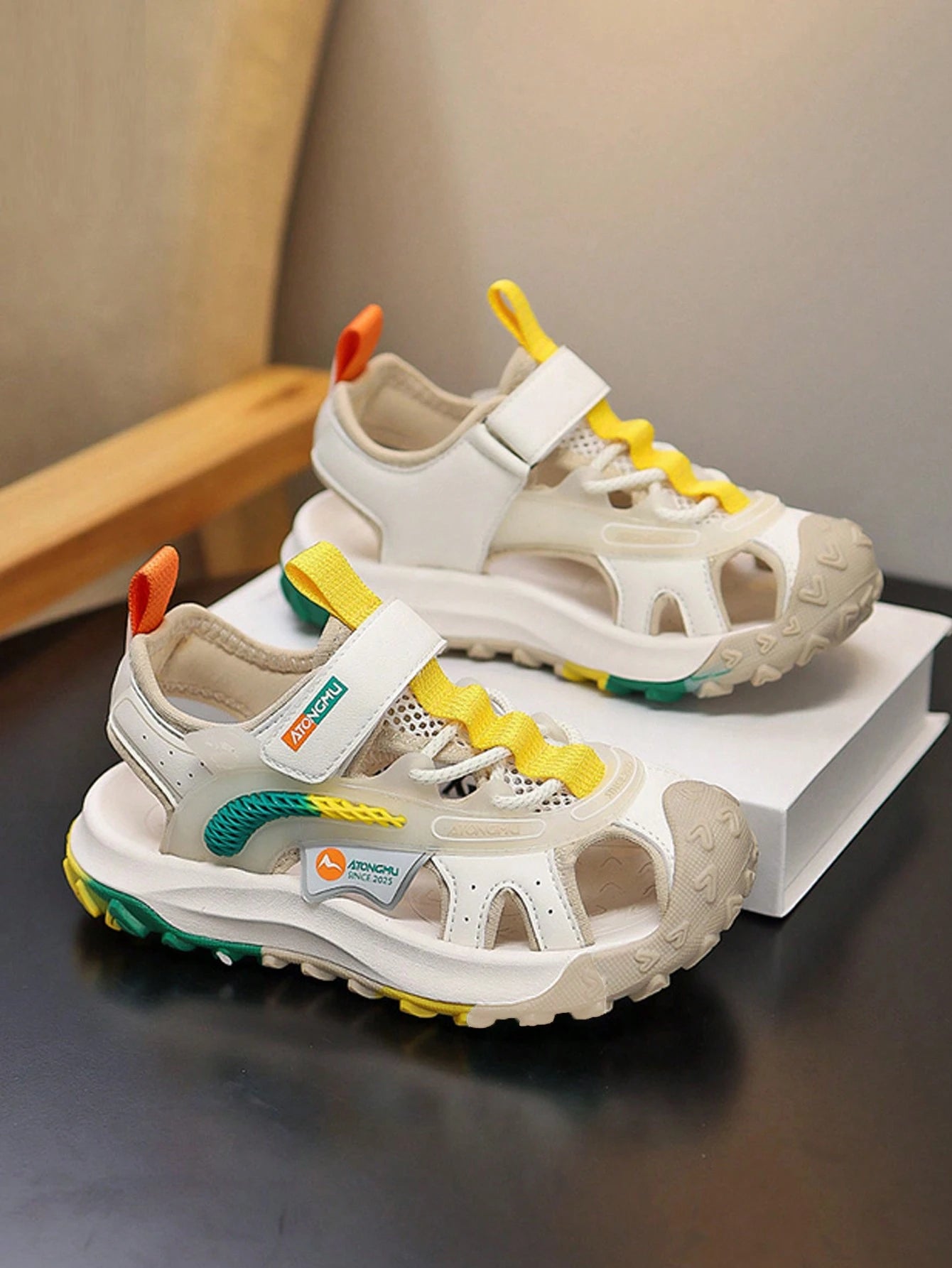 Children Boys' Outdoor Style Non-Slip Sports Sandals With Leather Mesh Design