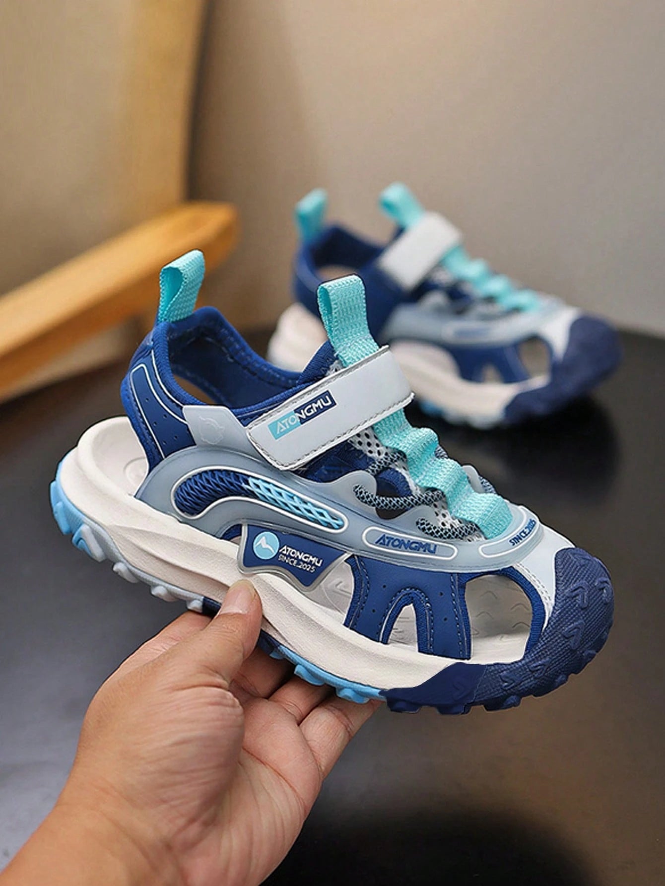 Children Boys' Outdoor Style Non-Slip Sports Sandals With Leather Mesh Design