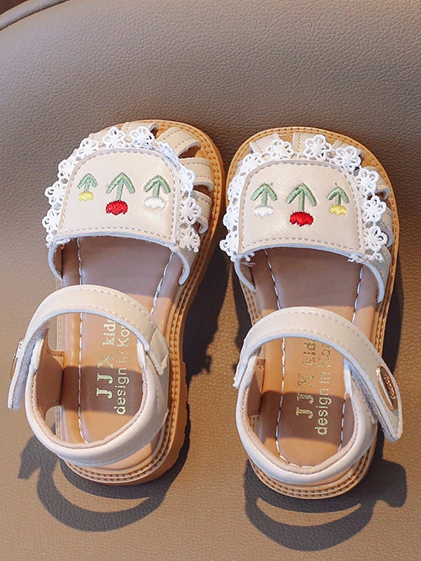 1 Pair Princess Style Girls Sandals