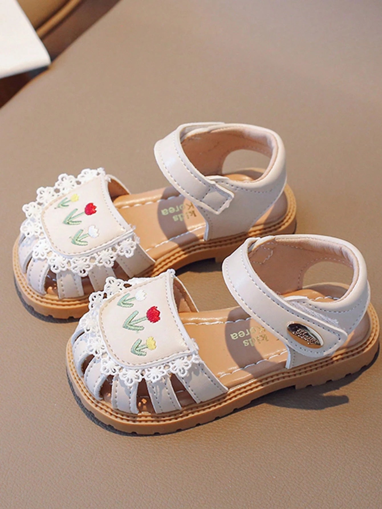 1 Pair Princess Style Girls Sandals