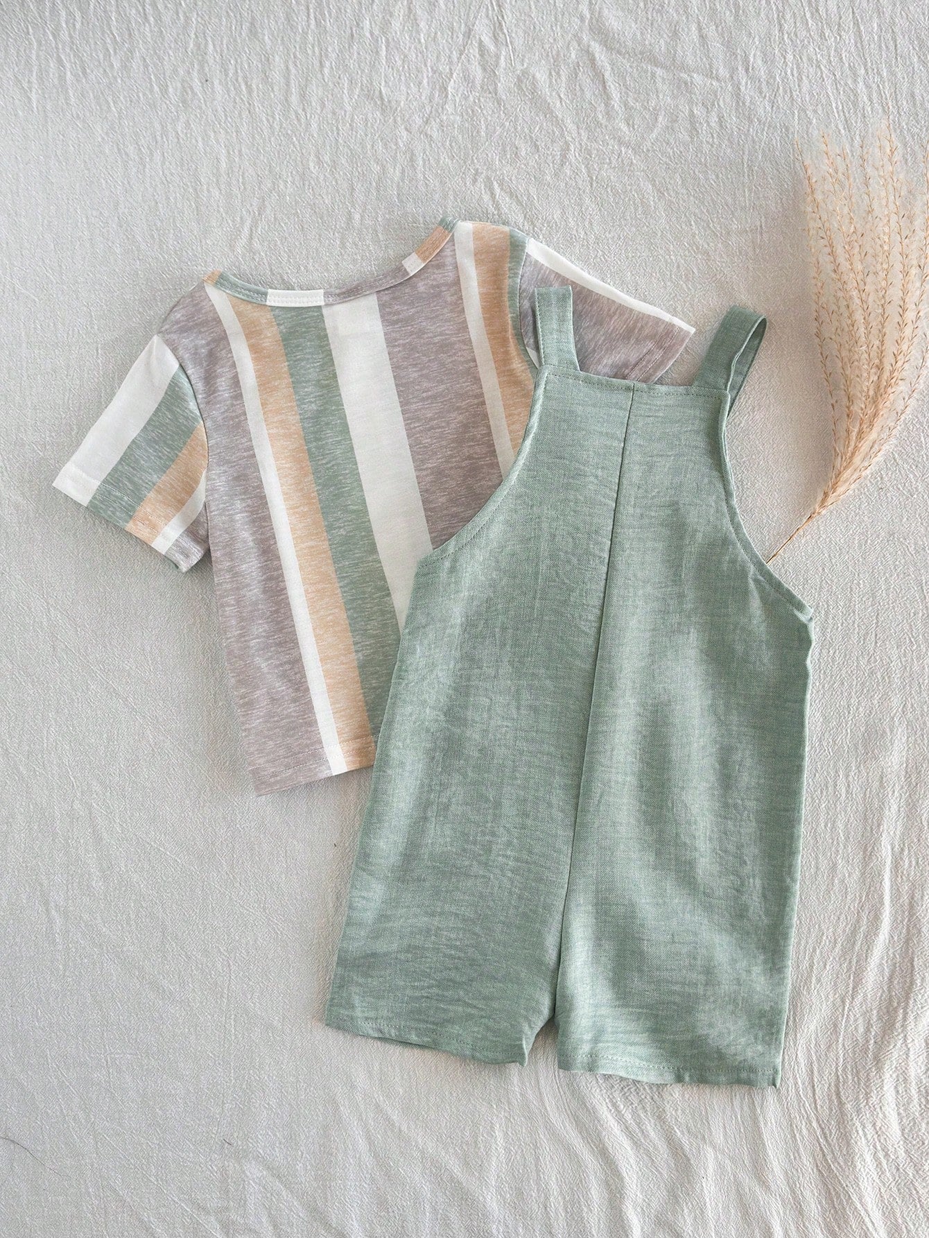 2pcs Baby Boy Casual Striped Top And Bib Pants Set