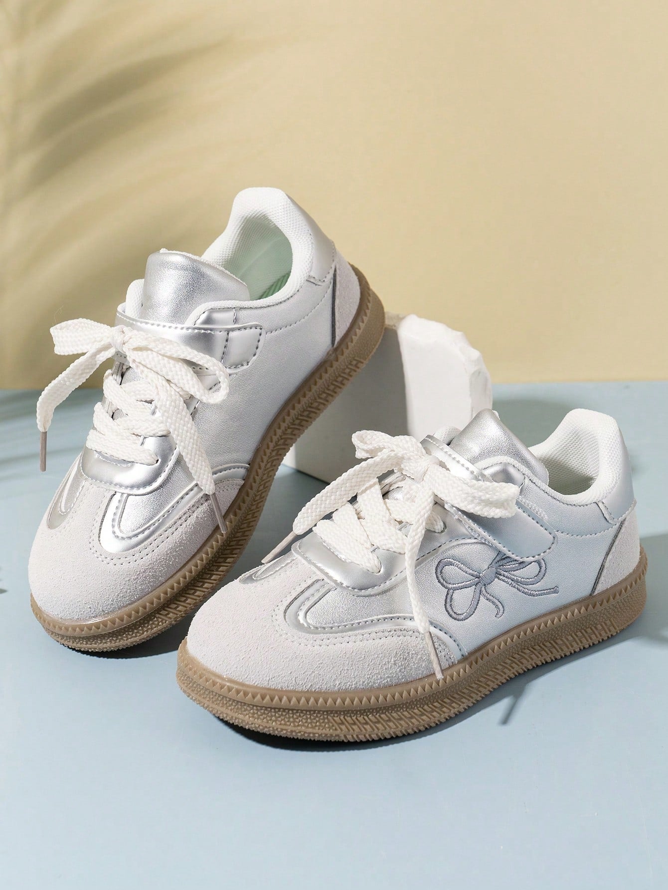 1 Pair Of Kids Casual Sneakers