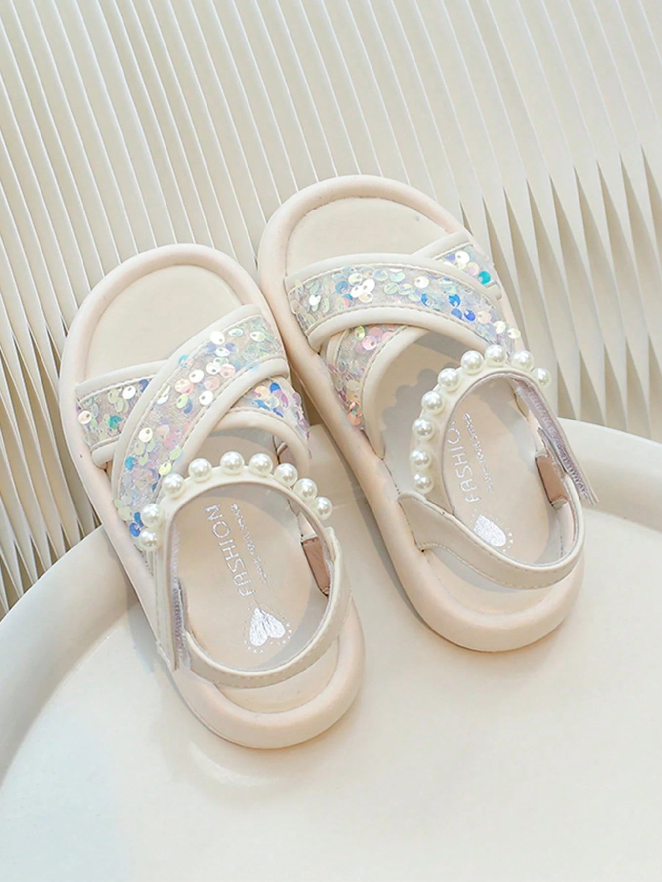 1 Pair Beige PU Sequin Pearl Strap Hook And Loop Design Flat Sandals