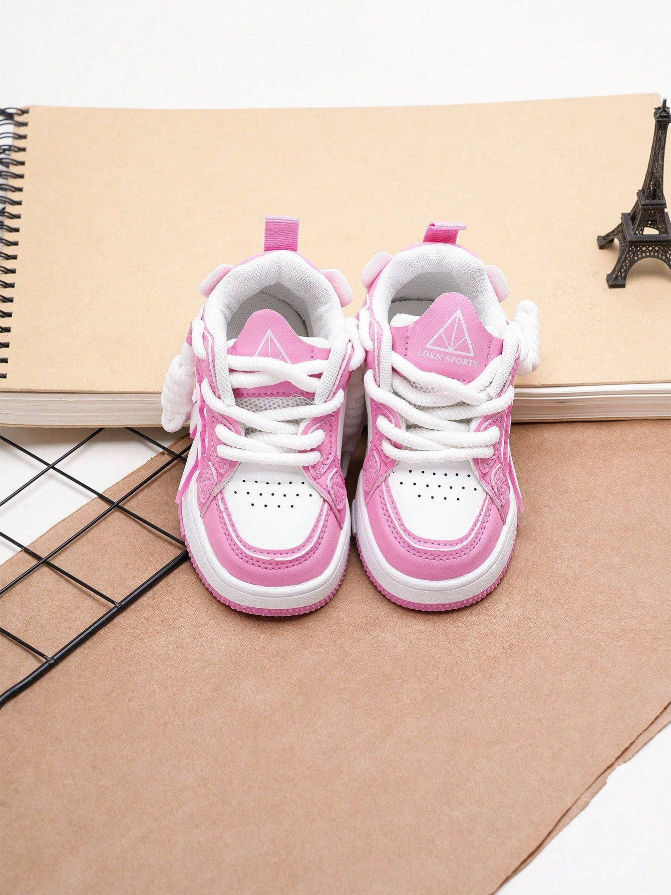 1 Pair Children's Super Light Casual Sneakers