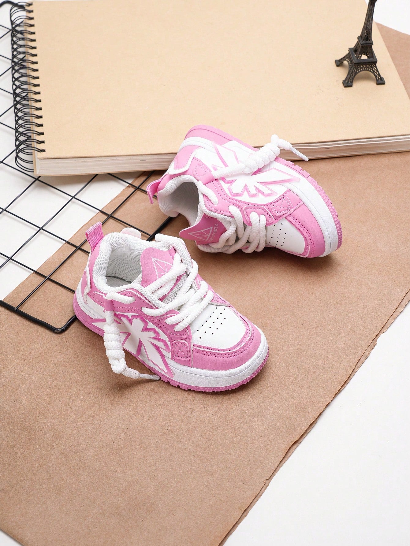 1 Pair Children's Super Light Casual Sneakers