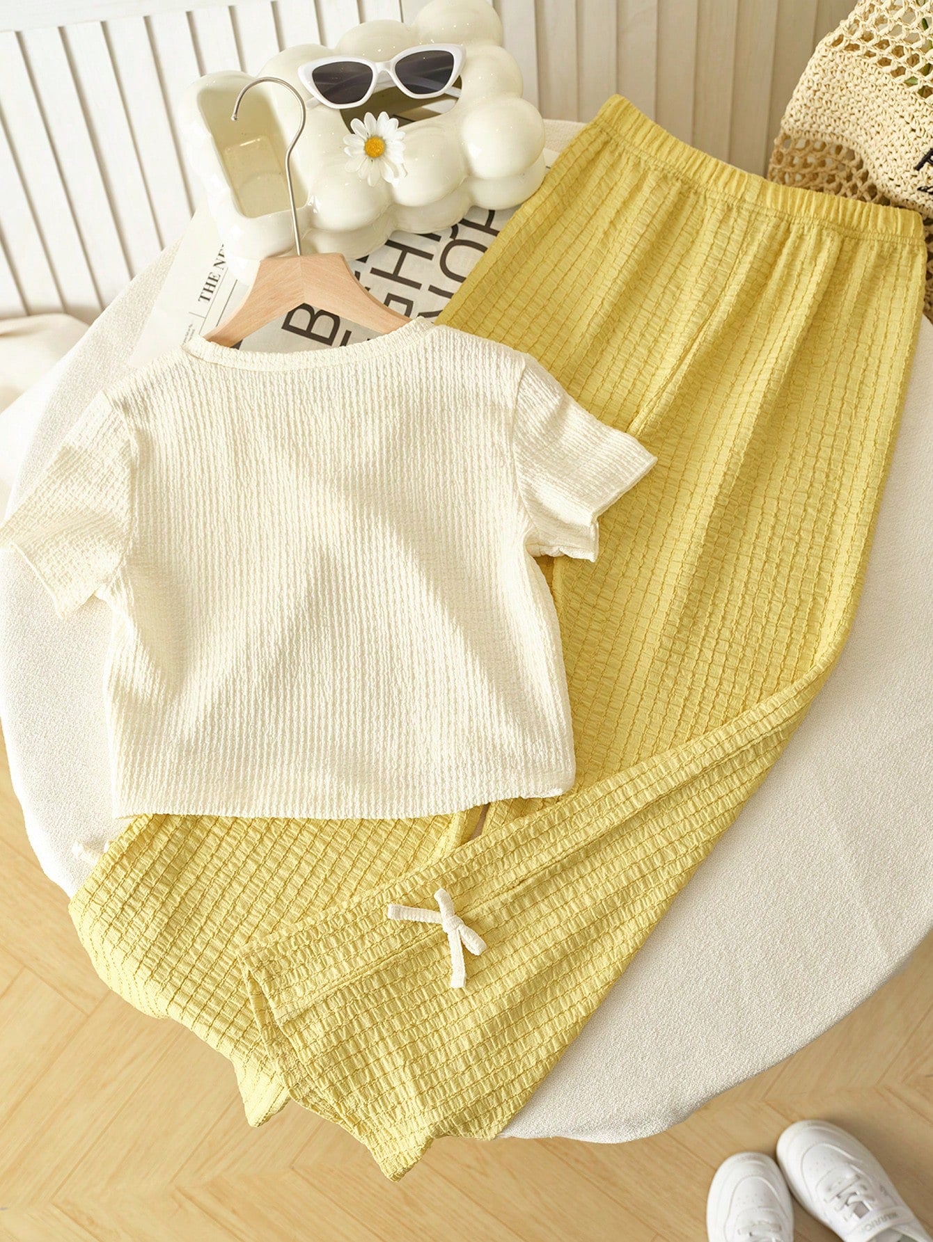 Casual Cute Floral Textured Fabric Short Sleeve T-Shirt & Bow Decor Long Pants