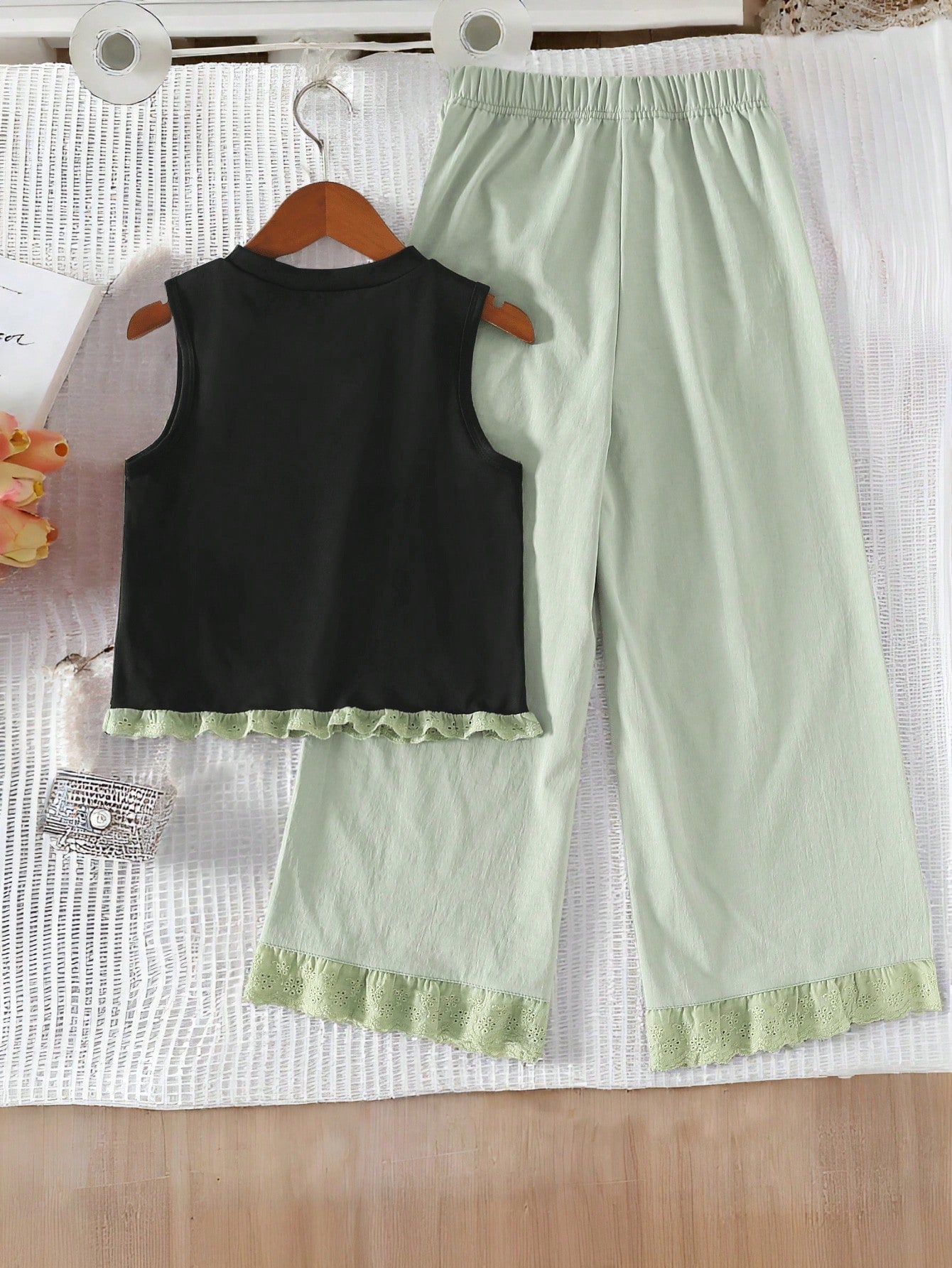 Sweet Lady Round Neck Sleeveless 3D Bow Embroidery Ruffle Vest And Elastic Waist Wide Leg Color Block Ruffle Hem Shorts