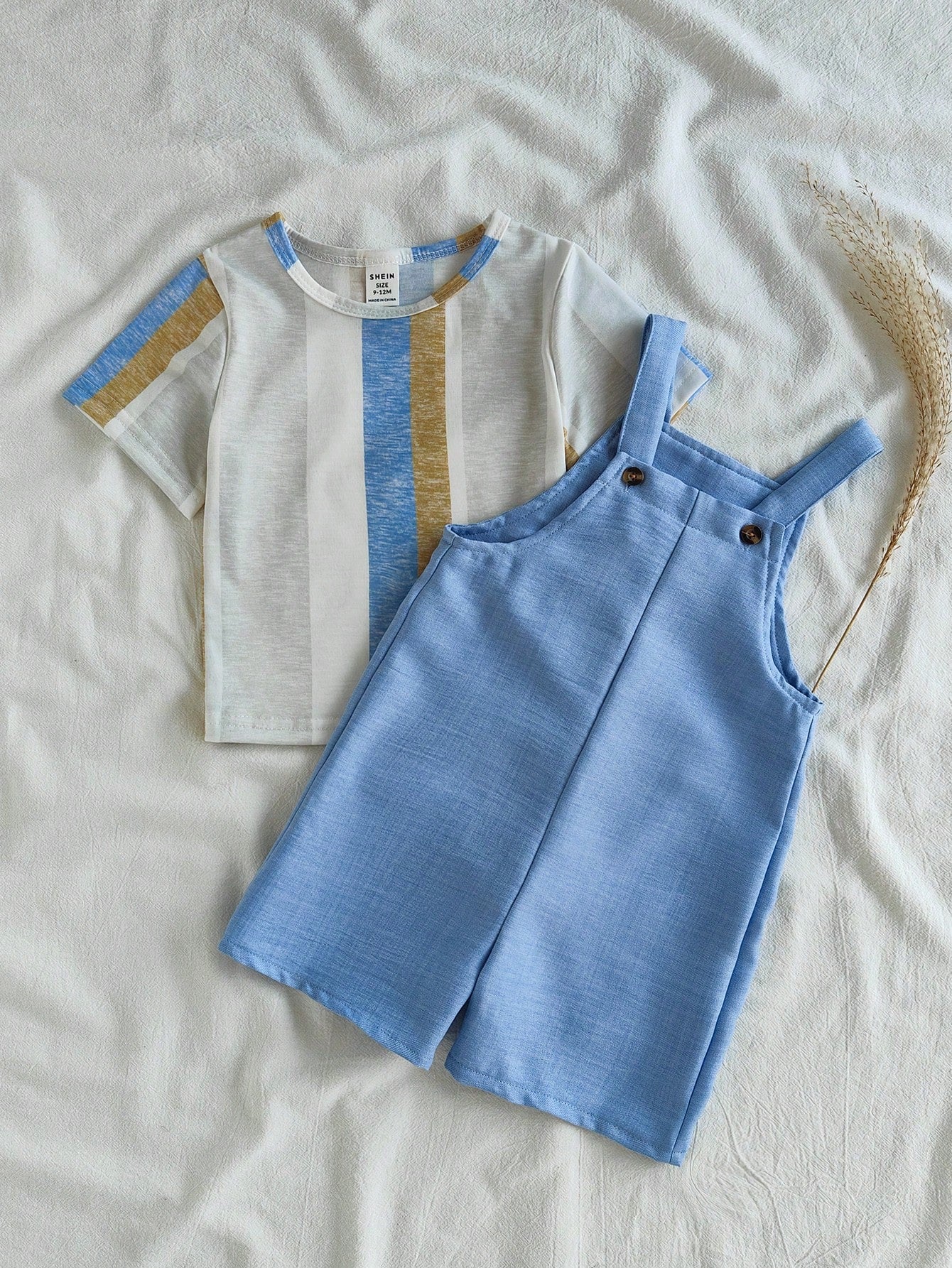 2pcs Baby Boy Casual Striped Top And Bib Pants Set Blue