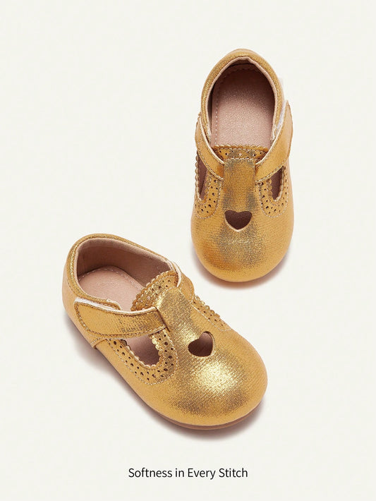 Baby Girl Princess Pearlescent Hollow Heart Design Shoes