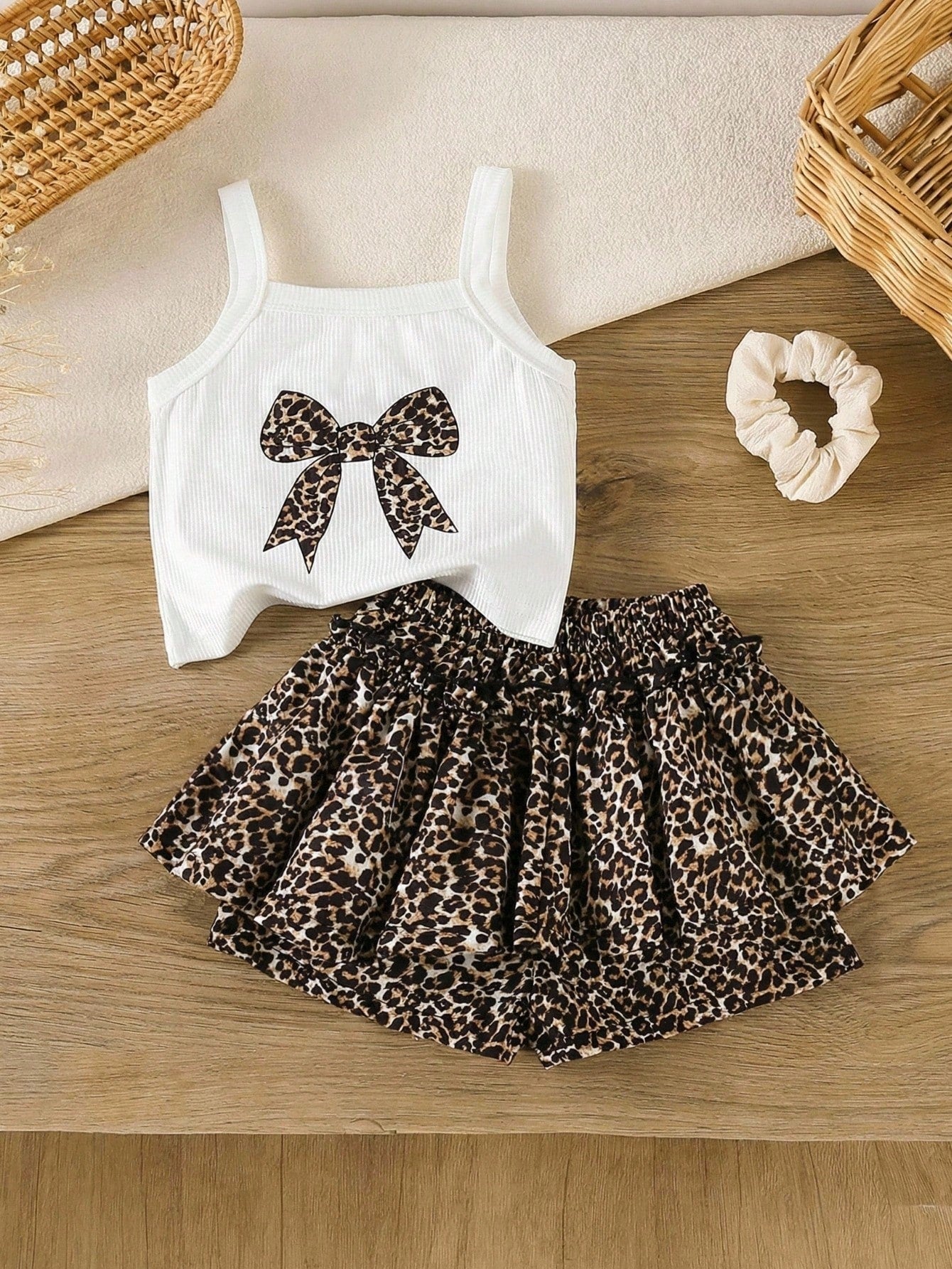 Baby Girl Leopard Print Bow Camisole And Shorts Set