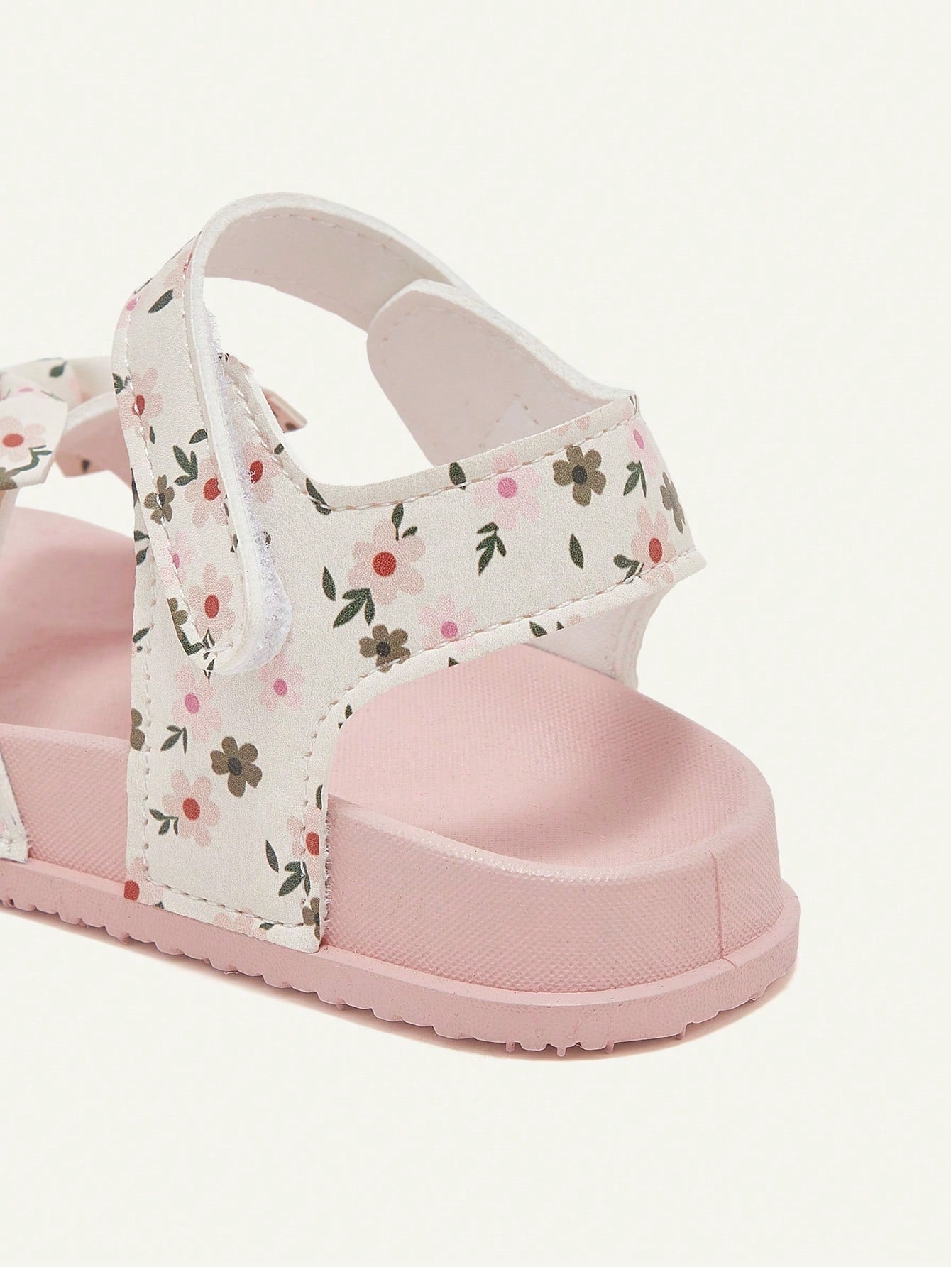 Cozy Pixies 1 Pair of Floral Cute Children's Lightweight White Baby Flat Sandals