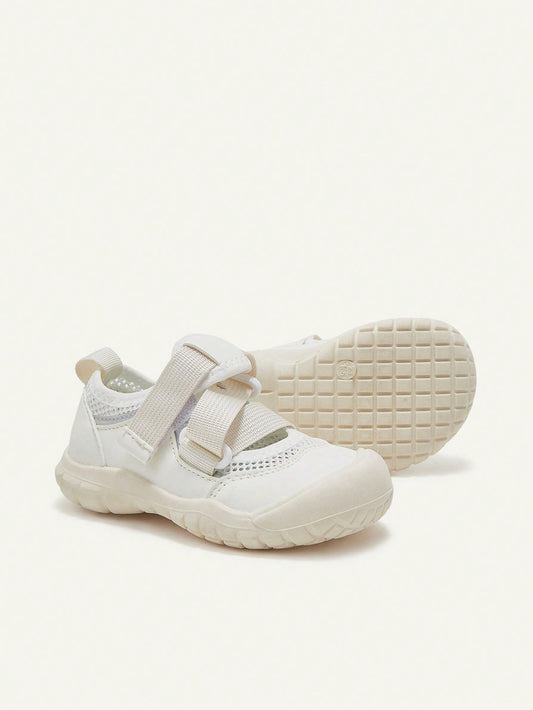 A Pair Of Baby Sandals Mesh Breathable Anti-Kick Toe Protector Soft Sole
