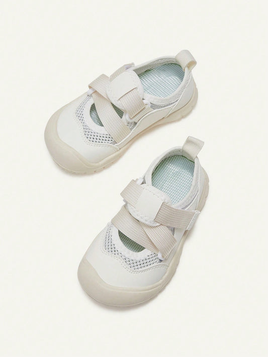 A Pair Of Baby Sandals Mesh Breathable Anti-Kick Toe Protector Soft Sole