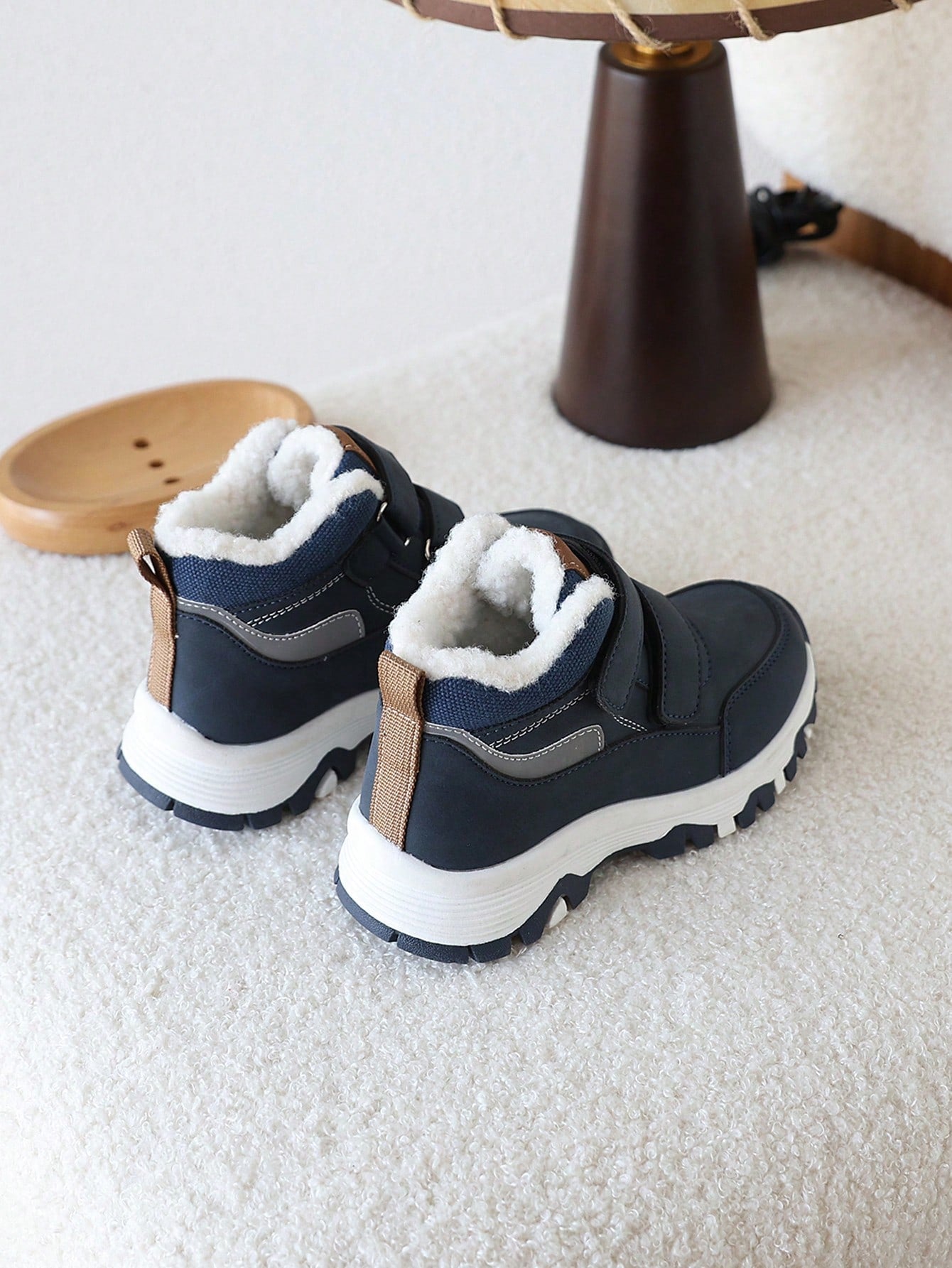 1 Pair Children's Thermal Lined Anti-Slip Durable Outdoor Sports Shoes