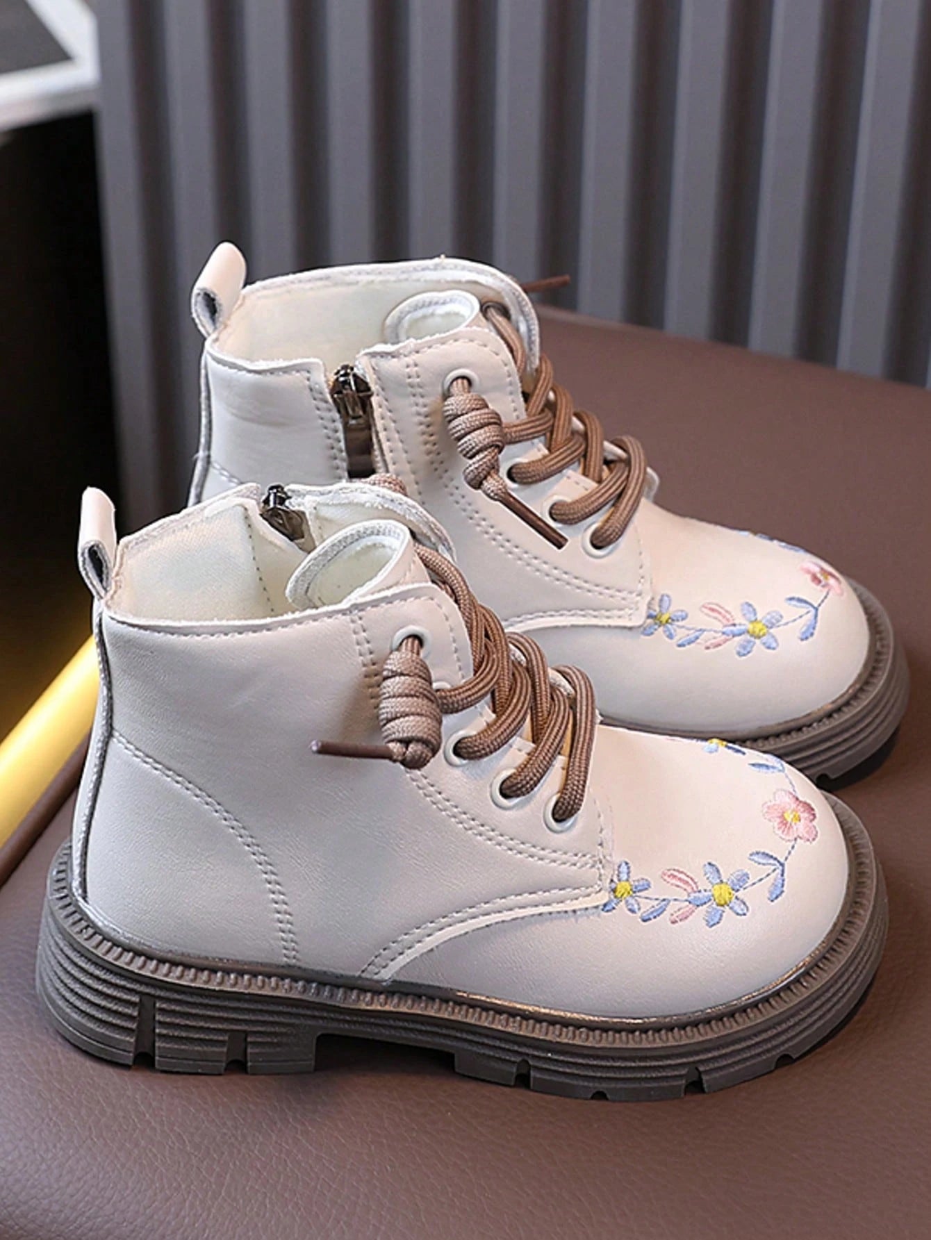 British Style Lace-Up Side Zipper Leather Boots