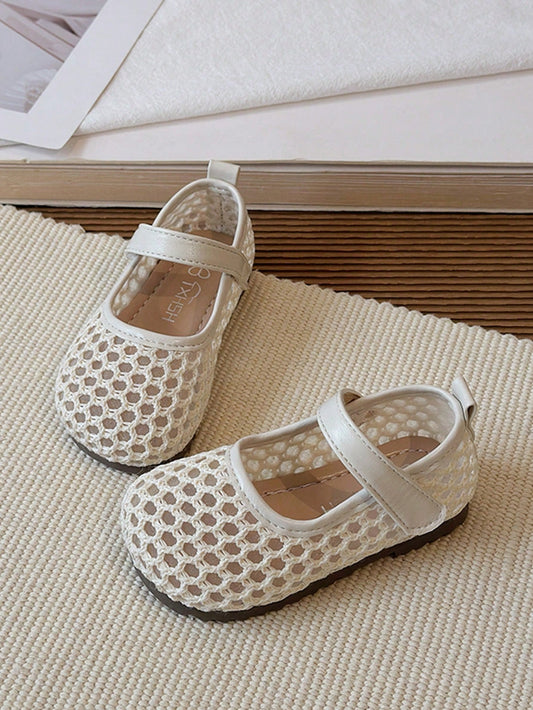 1 Pair Girls' Casual Fashion Baby Flat Shoes, Solid Color Fishnet & Floral Decor