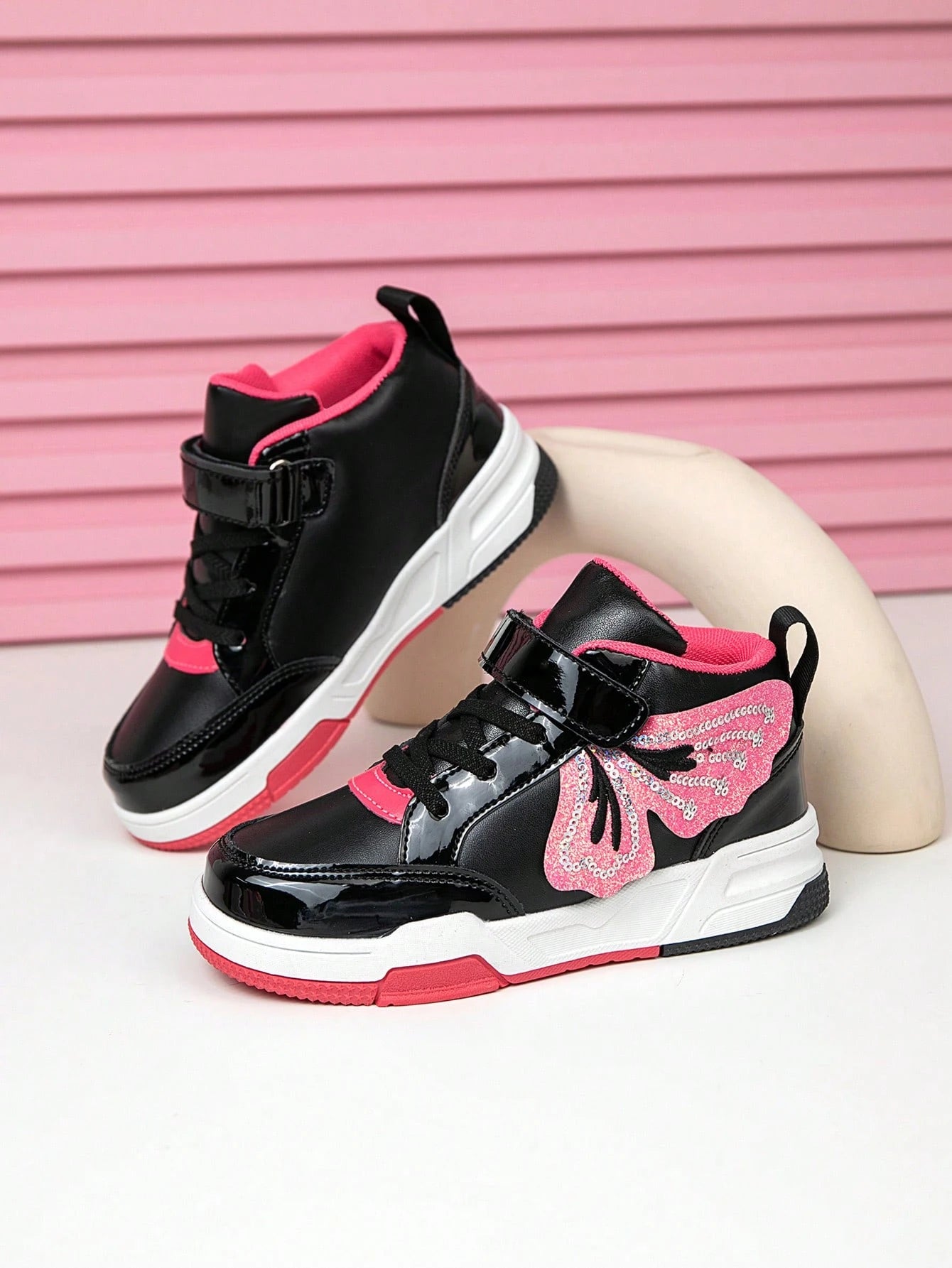1 Pair Girls Sweet Butterfly Embroidery Princess Style High-Top Canvas Shoes