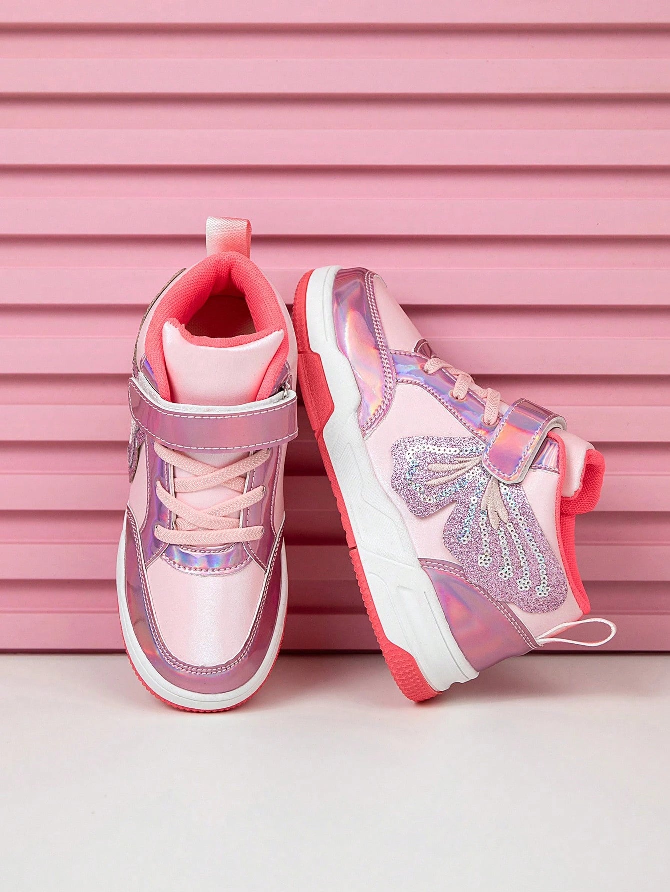1 Pair Girls Sweet Butterfly Embroidery Princess Style High-Top Canvas Shoes