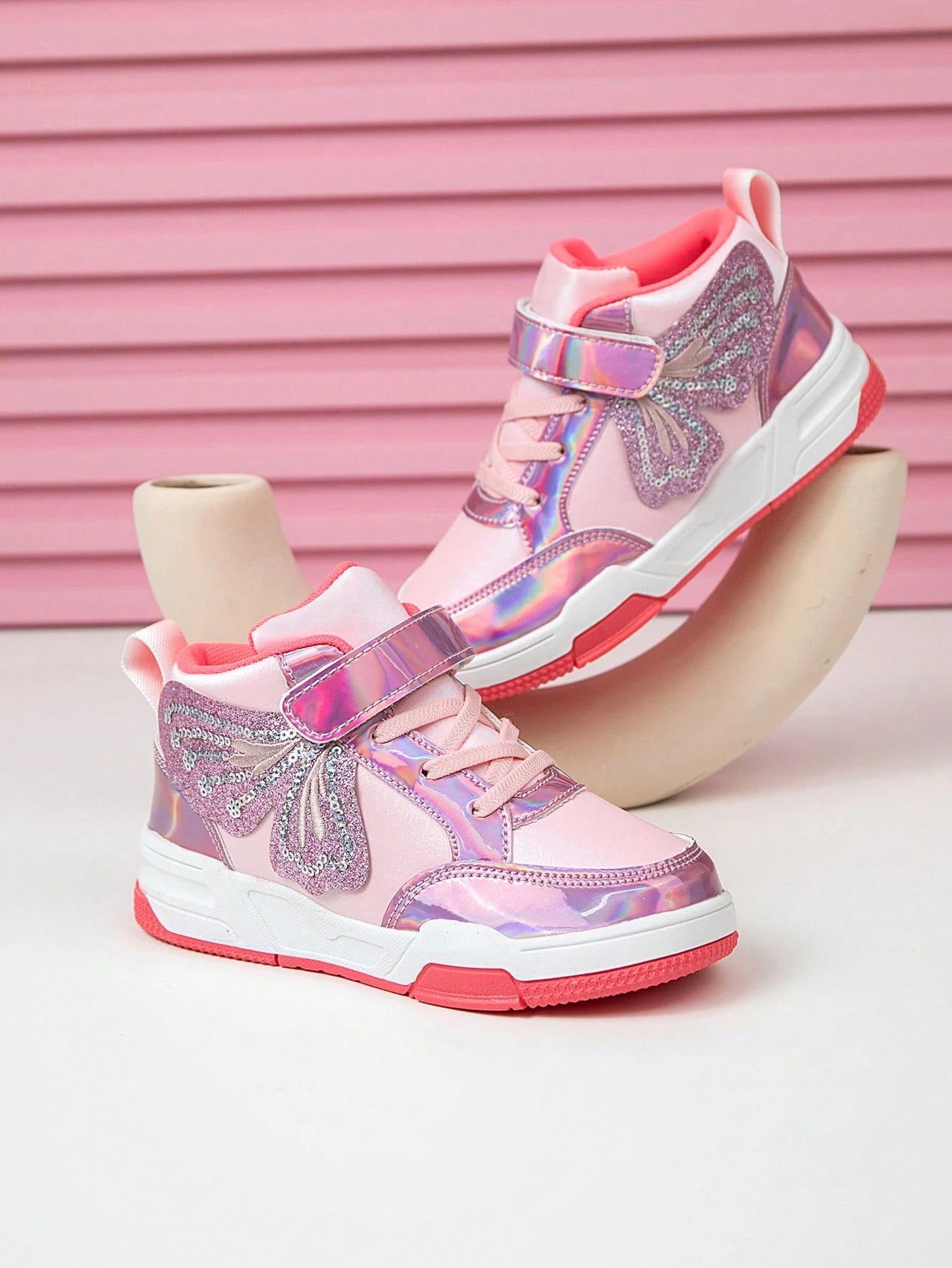 1 Pair Girls Sweet Butterfly Embroidery Princess Style High-Top Canvas Shoes