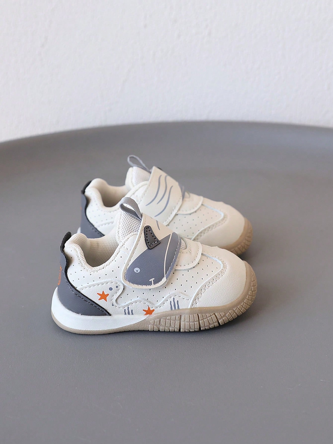 1 Pair Infant Shark Pattern Decorated Leather-Like Material Protective Toe Shoes