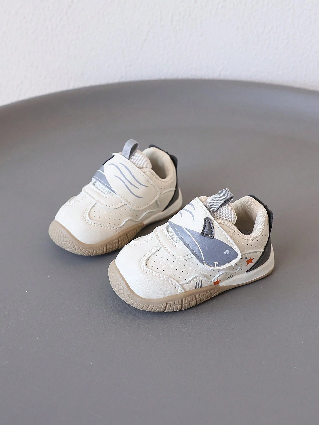 1 Pair Infant Shark Pattern Decorated Leather-Like Material Protective Toe Shoes