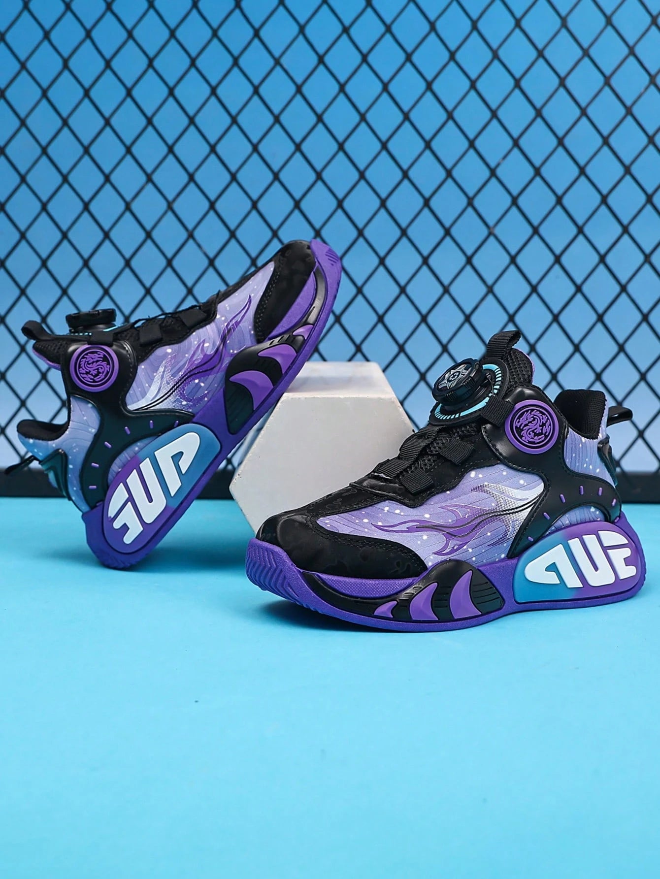 Basketball Shoes With Rotating Buckle