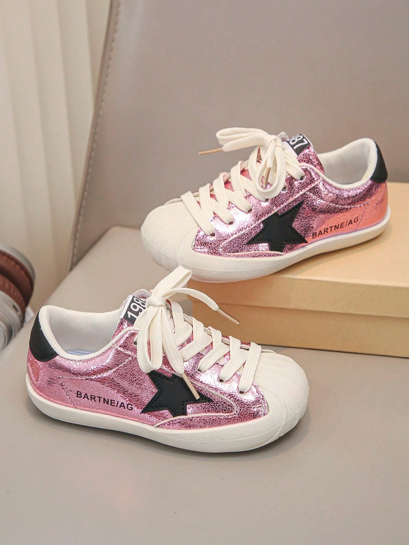 1 Pair PU Material Hook & Loop Easy Wear Girls Shoes