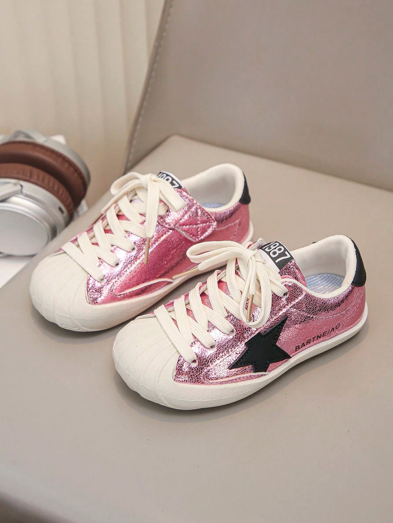 1 Pair PU Material Hook & Loop Easy Wear Girls Shoes