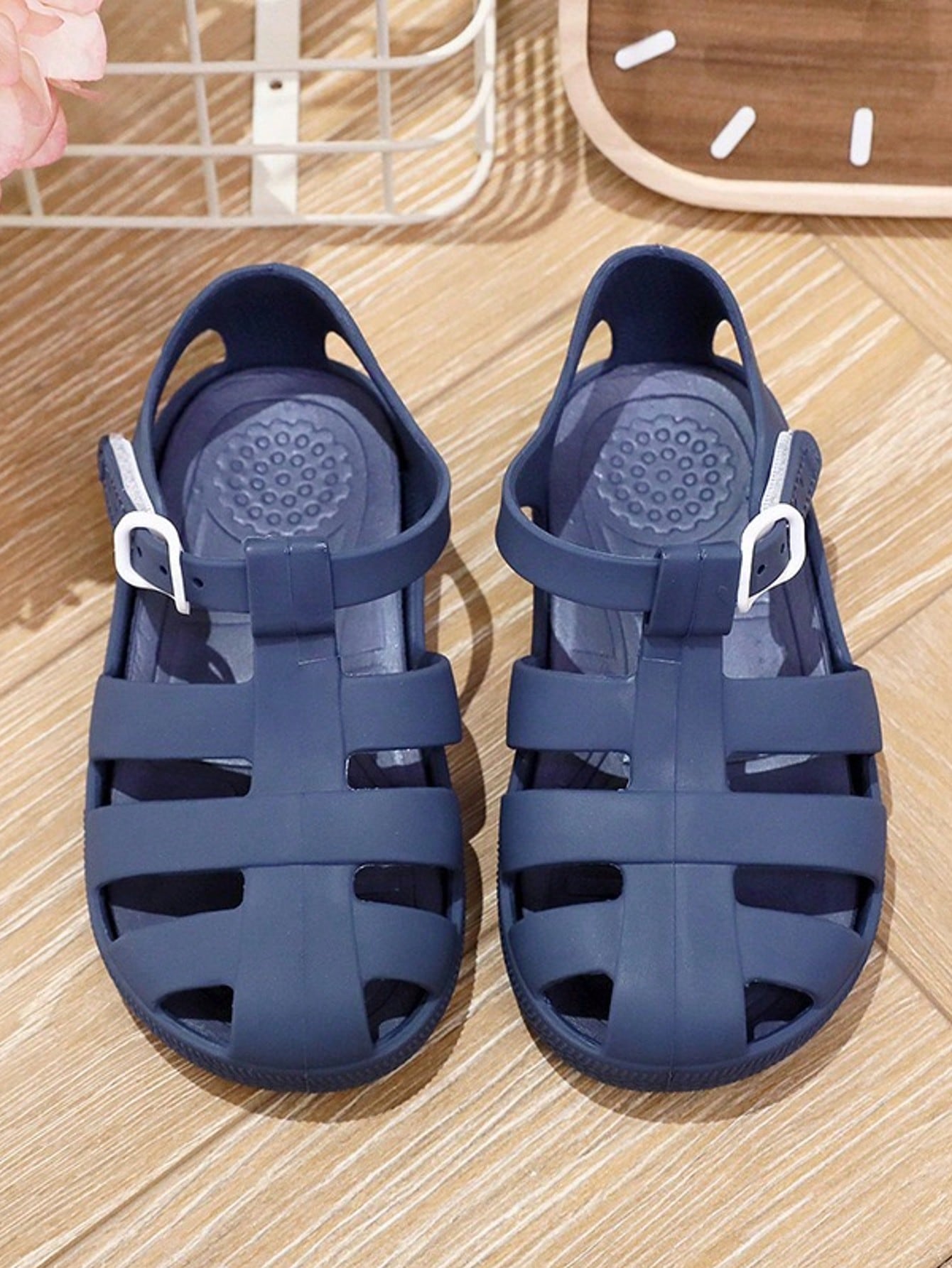 1 Pair Plain PVC Anti-Slip Soft Bottom Sandals, Suitable For Boys, Girls, Unisex