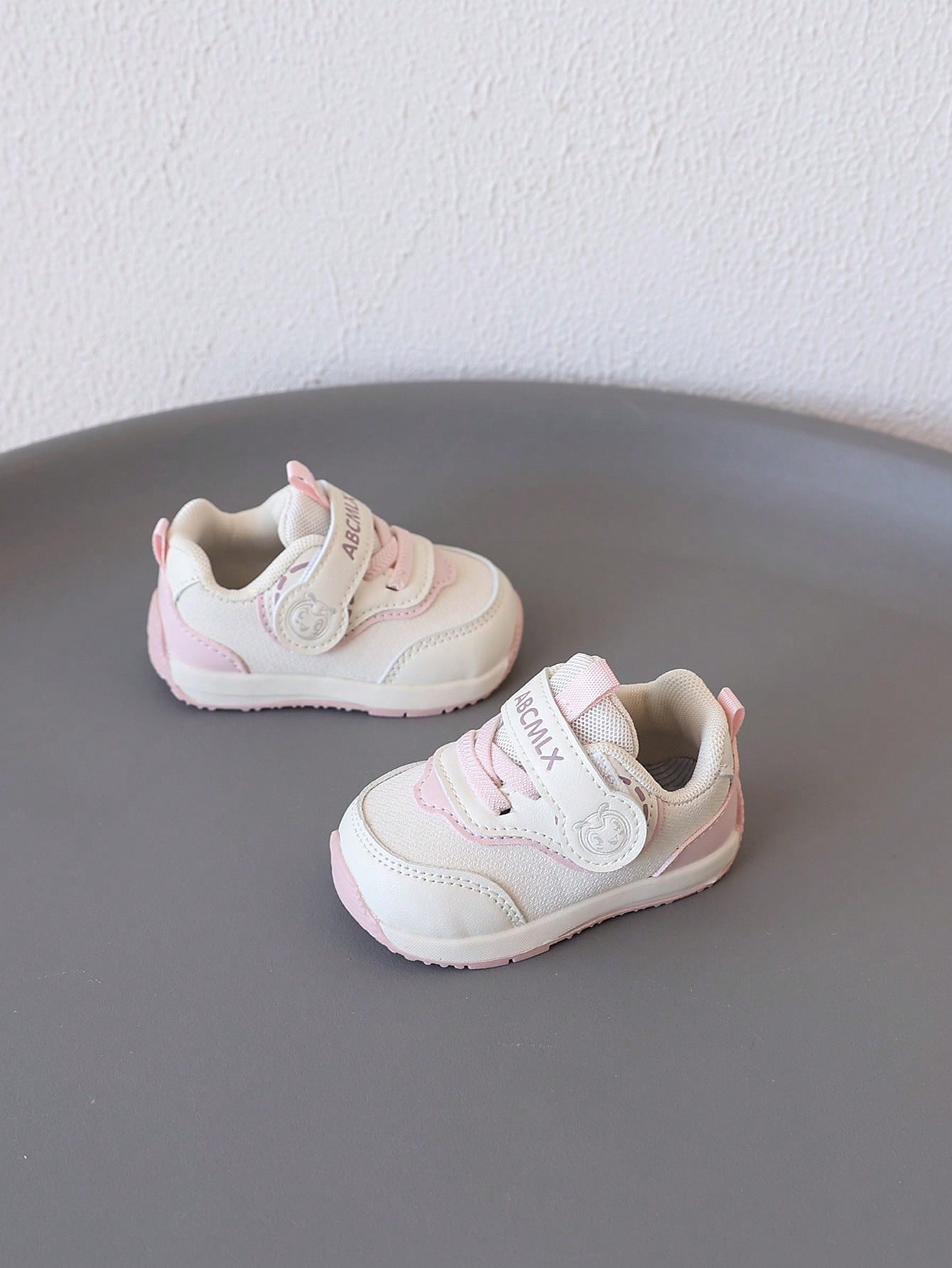 Cartoon Pattern Decorated Leather-Like Material Protective Toe Round Toe Low Hook And Loop Strap Flat