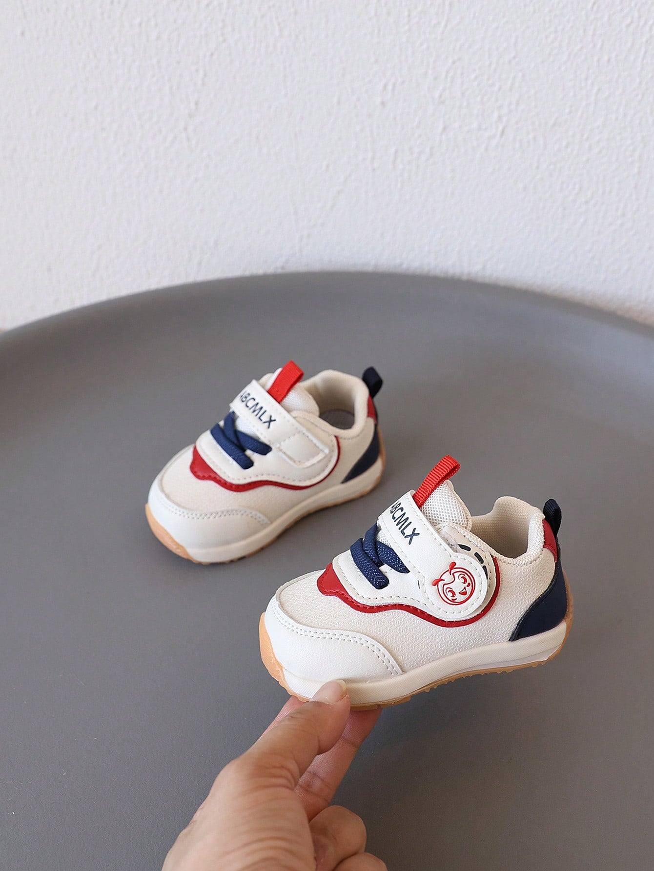 Cartoon Pattern Decorated Leather-Like Material Protective Toe Round Toe Low Hook And Loop Strap Flat Blue