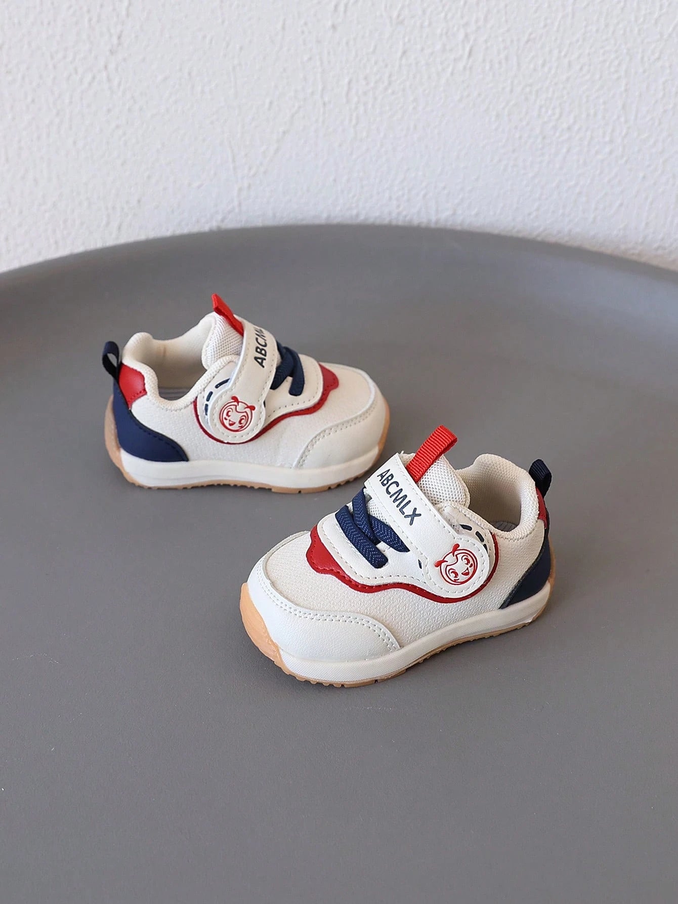 Cartoon Pattern Decorated Leather-Like Material Protective Toe Round Toe Low Hook And Loop Strap Flat