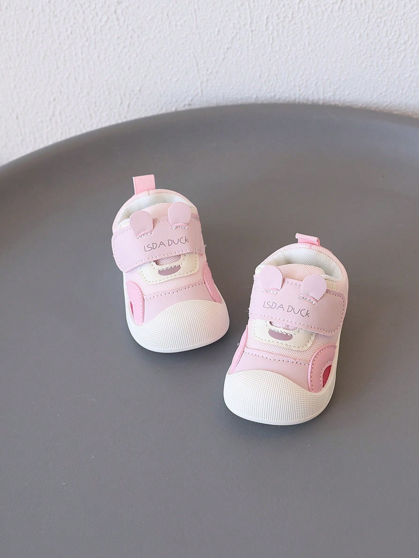 1 Pair Toddler Shoes, Cute Cartoon Decor, Made Of Mesh Fabric