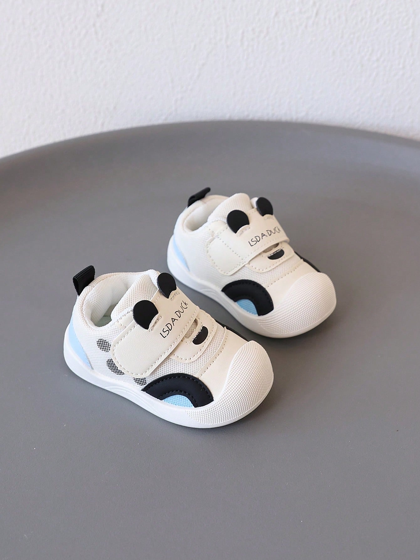 1 Pair Toddler Shoes, Cute Cartoon Decor, Made Of Mesh Fabric