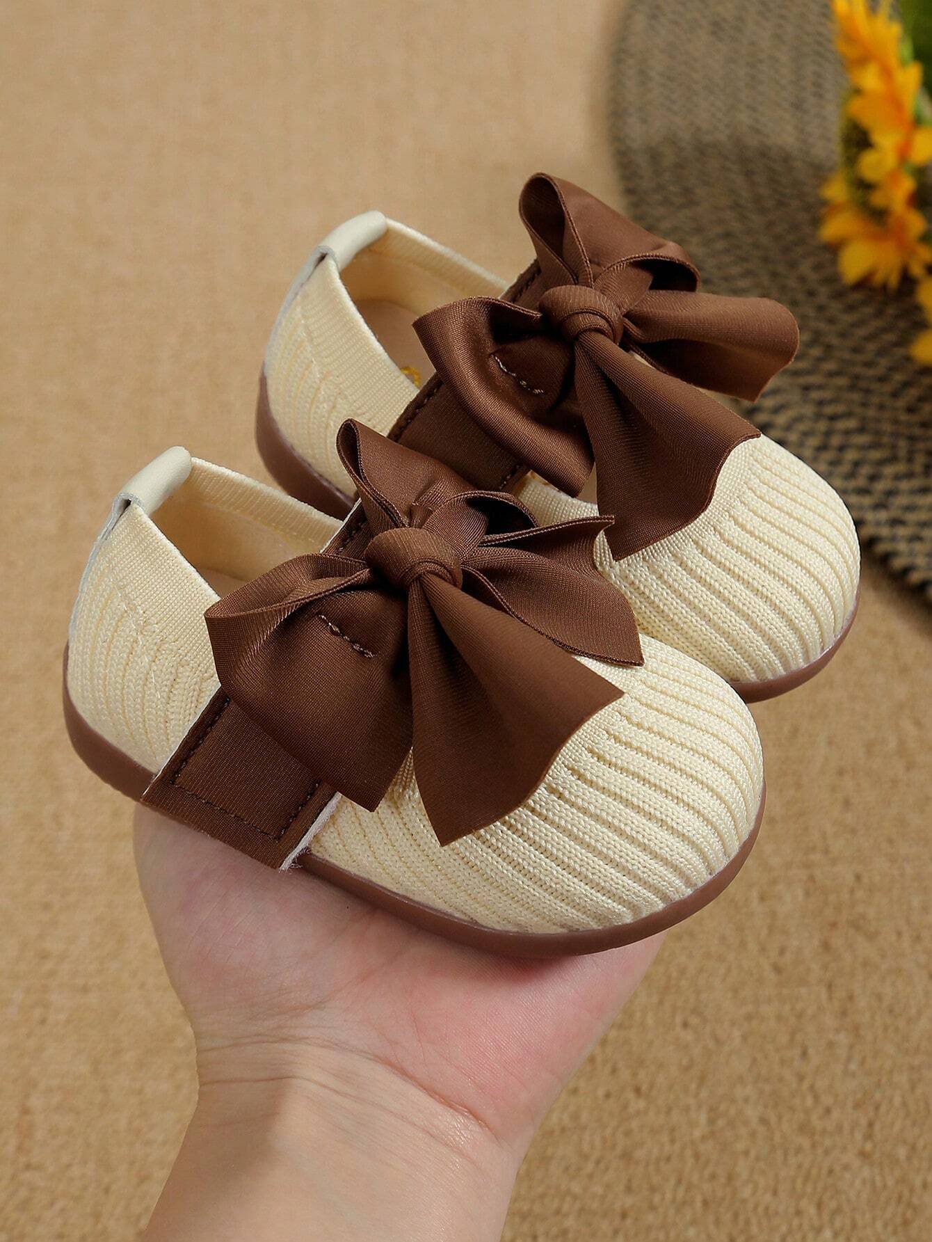 1pair Cute Bowknot Decor Breathable Soft Sole Baby Socks Princess Flat Shoes
