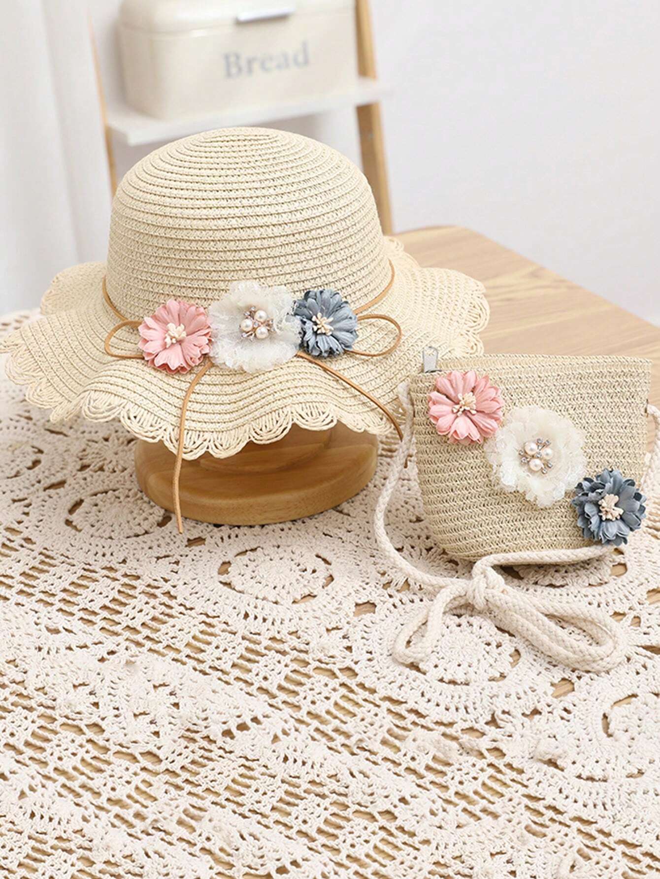 1set New Arrival Girls' Lovely Princess Hat & Floral Ribbon Tote Bag Set Beige 3-8Y