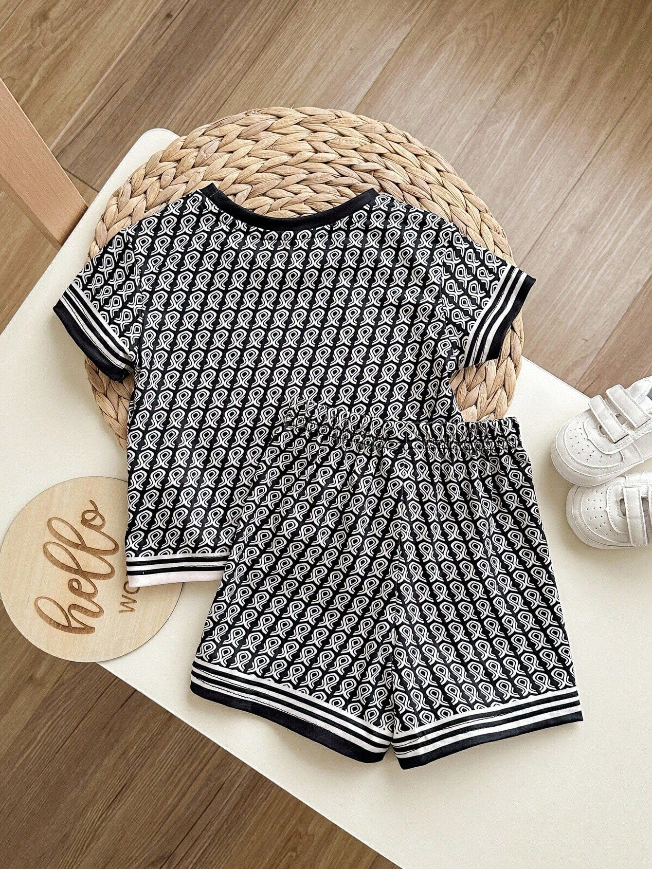 Boys/Girls Print Block Short Sleeve T-Shirt And Elastic Waist Shorts Set