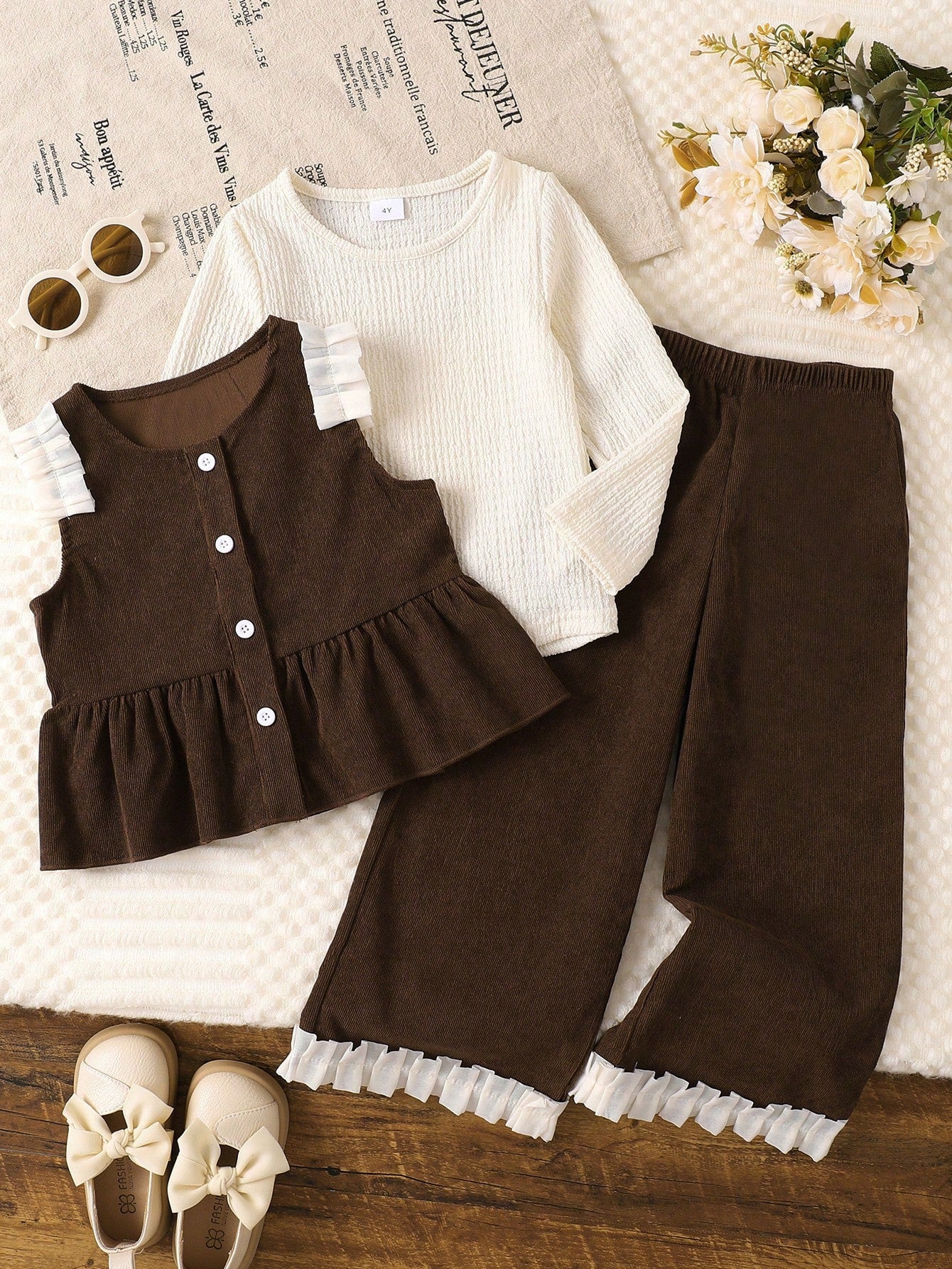 Comfortable T-Shirt, Floral Trim Cardigan Top And Pants Outfit