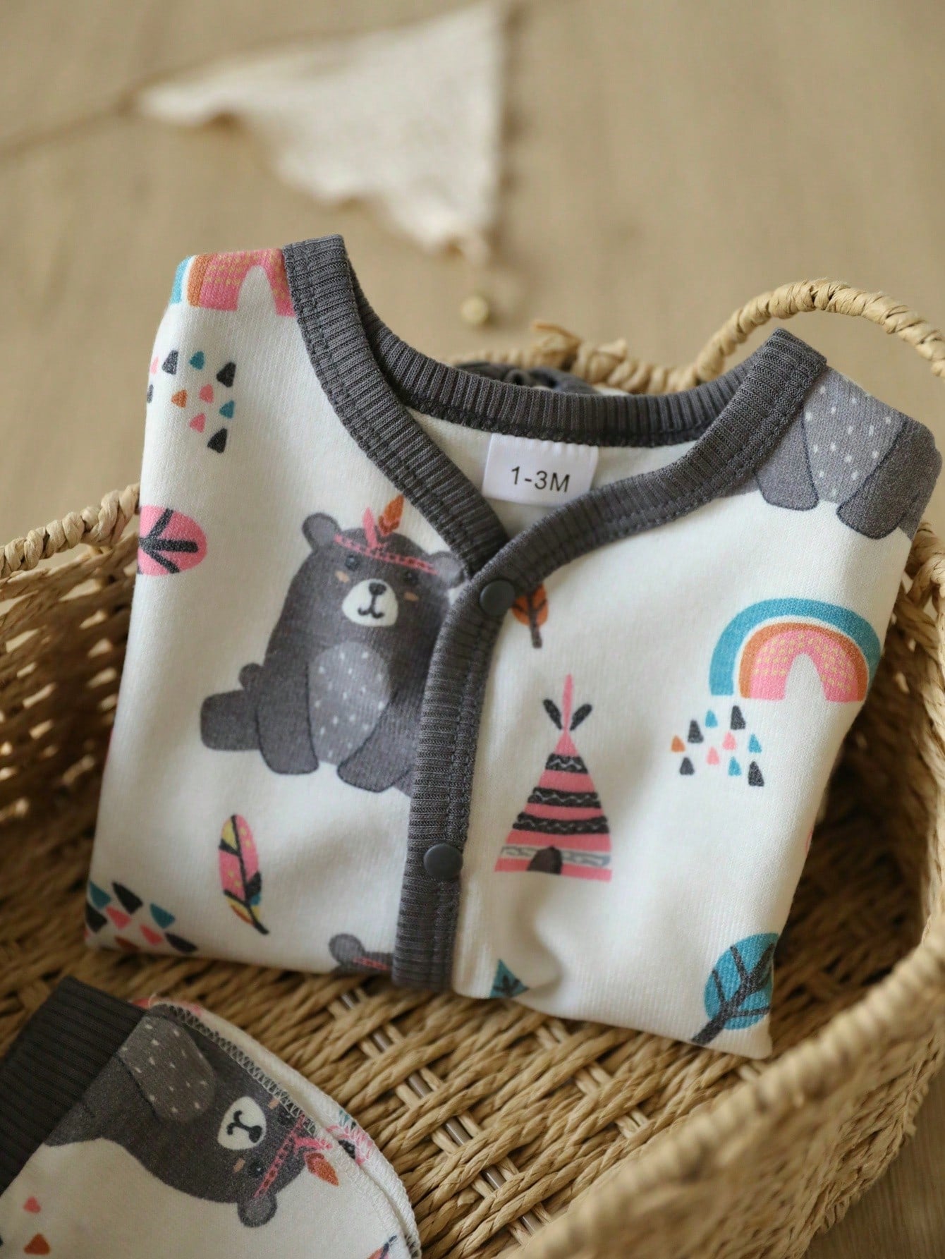 4pcs/Set Baby Boys' Rainbow Bear Print Long Sleeve Romper, Hat, Bib, Mittens
