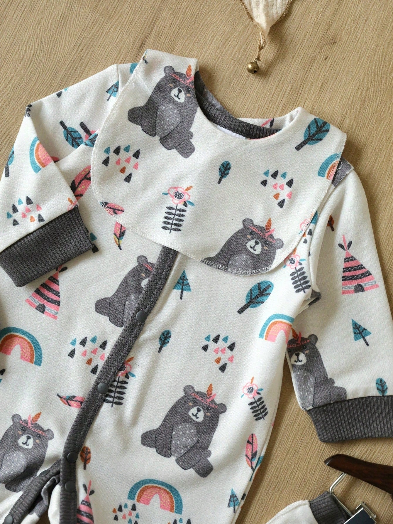 4pcs/Set Baby Boys' Rainbow Bear Print Long Sleeve Romper, Hat, Bib, Mittens