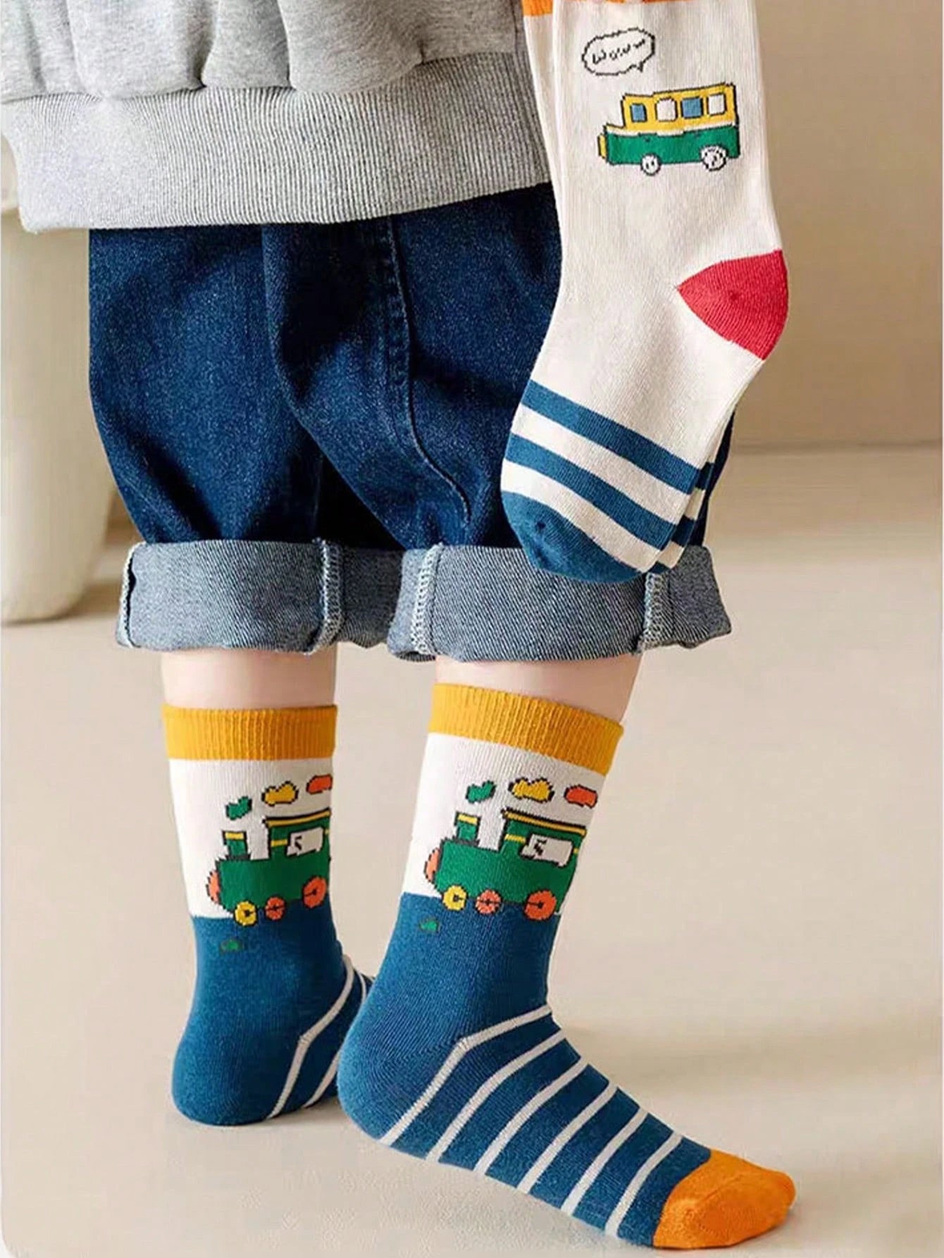 Pairs Cartoon Car & Train Pattern Mid-Calf Socks
