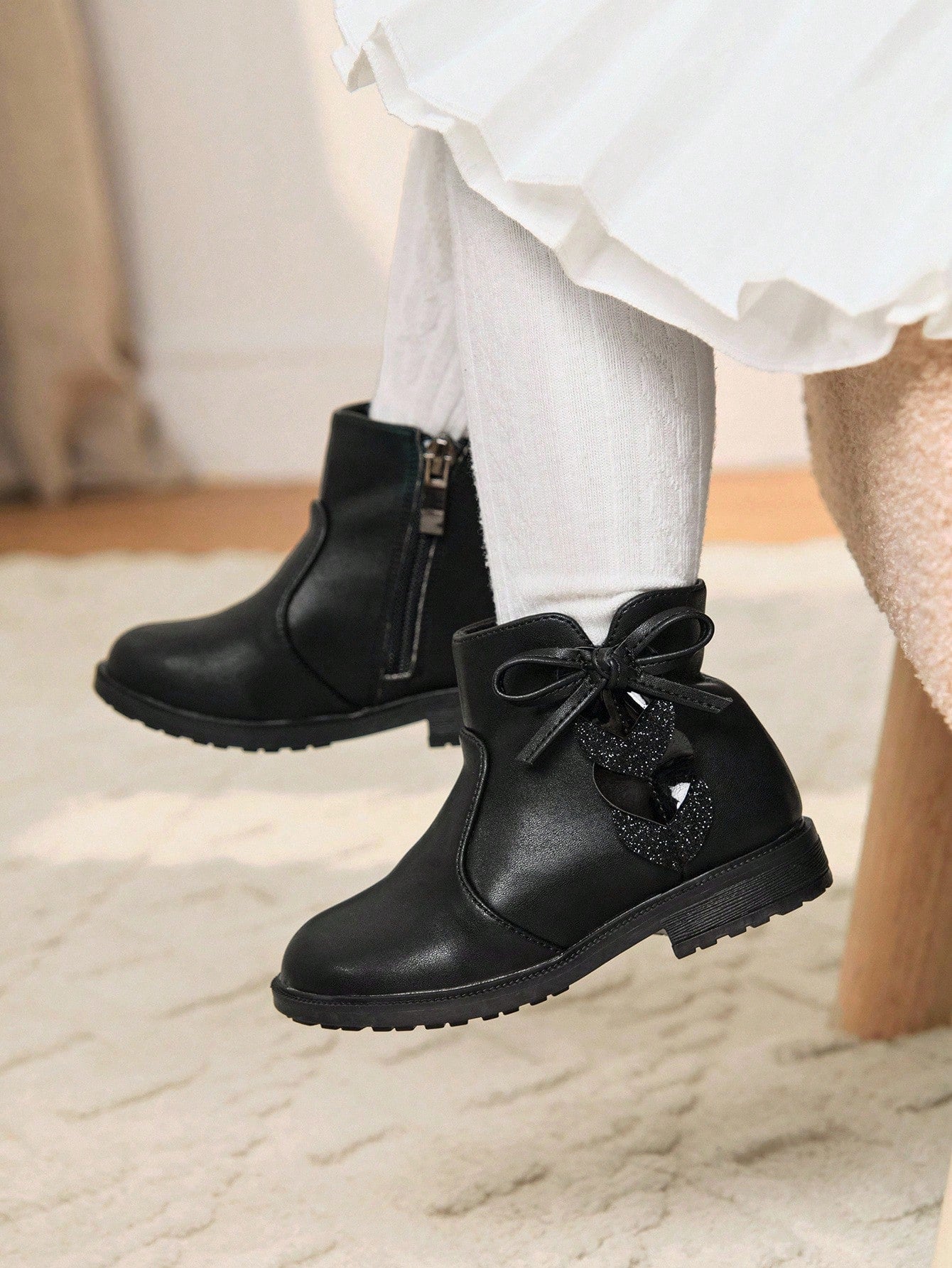 1 Pair Fashionable Versatile Heart & Bow Decor Black Comfortable Durable Baby Ankle Boots