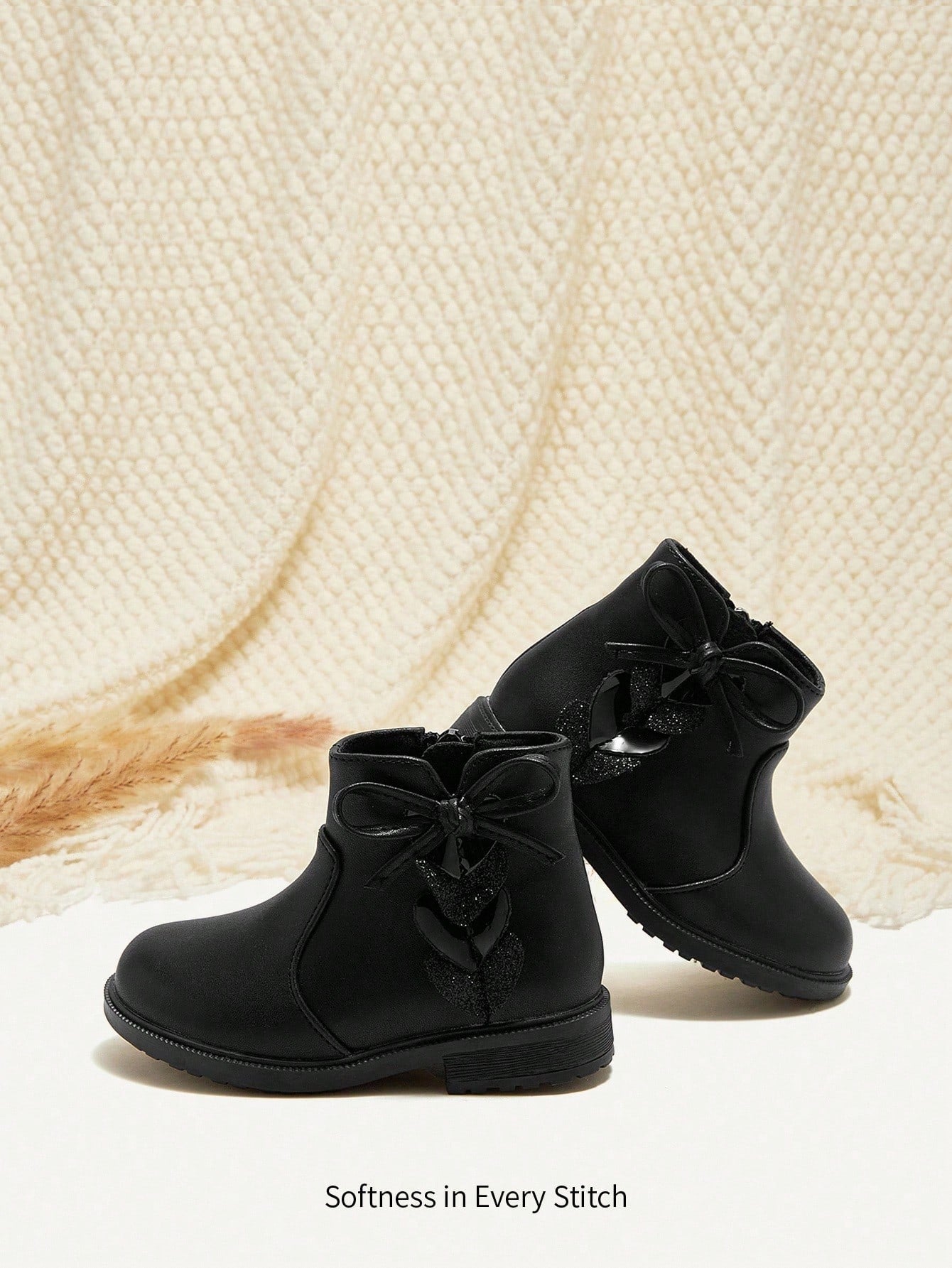 1 Pair Fashionable Versatile Heart & Bow Decor Black Comfortable Durable Baby Ankle Boots